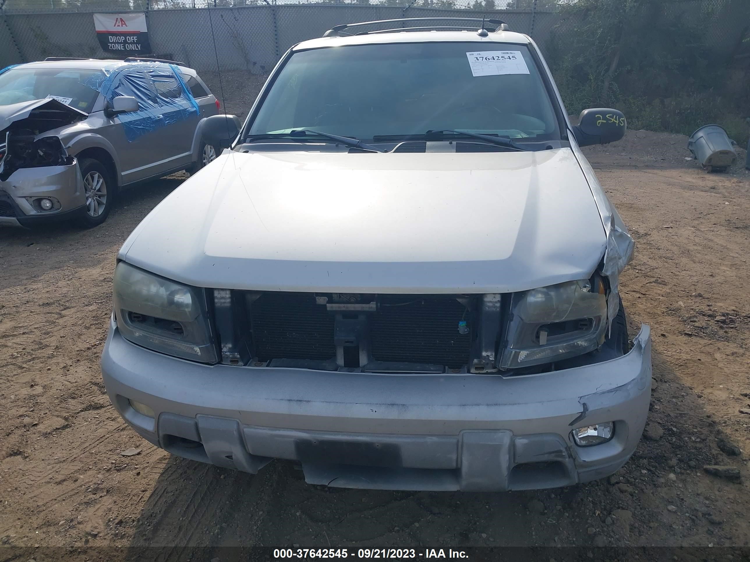 Photo 5 VIN: 1GNDT13S142226108 - CHEVROLET TRAILBLAZER 