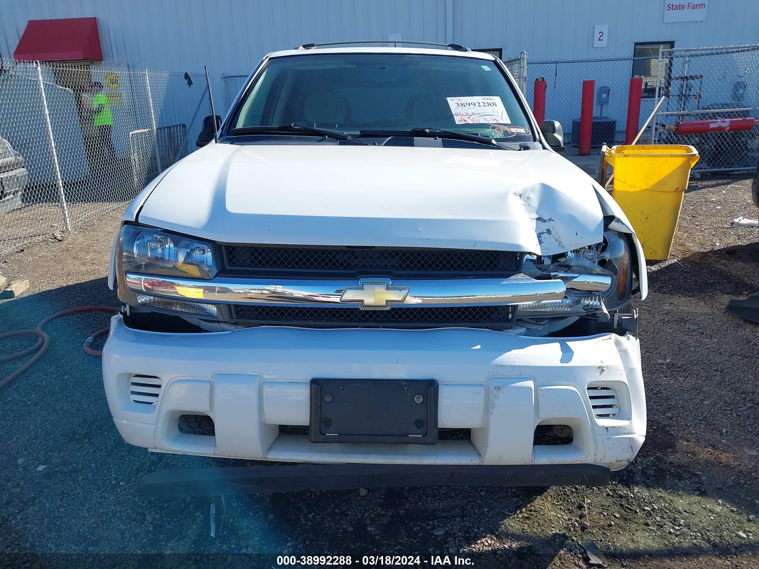 Photo 12 VIN: 1GNDT13S152204207 - CHEVROLET TRAILBLAZER 