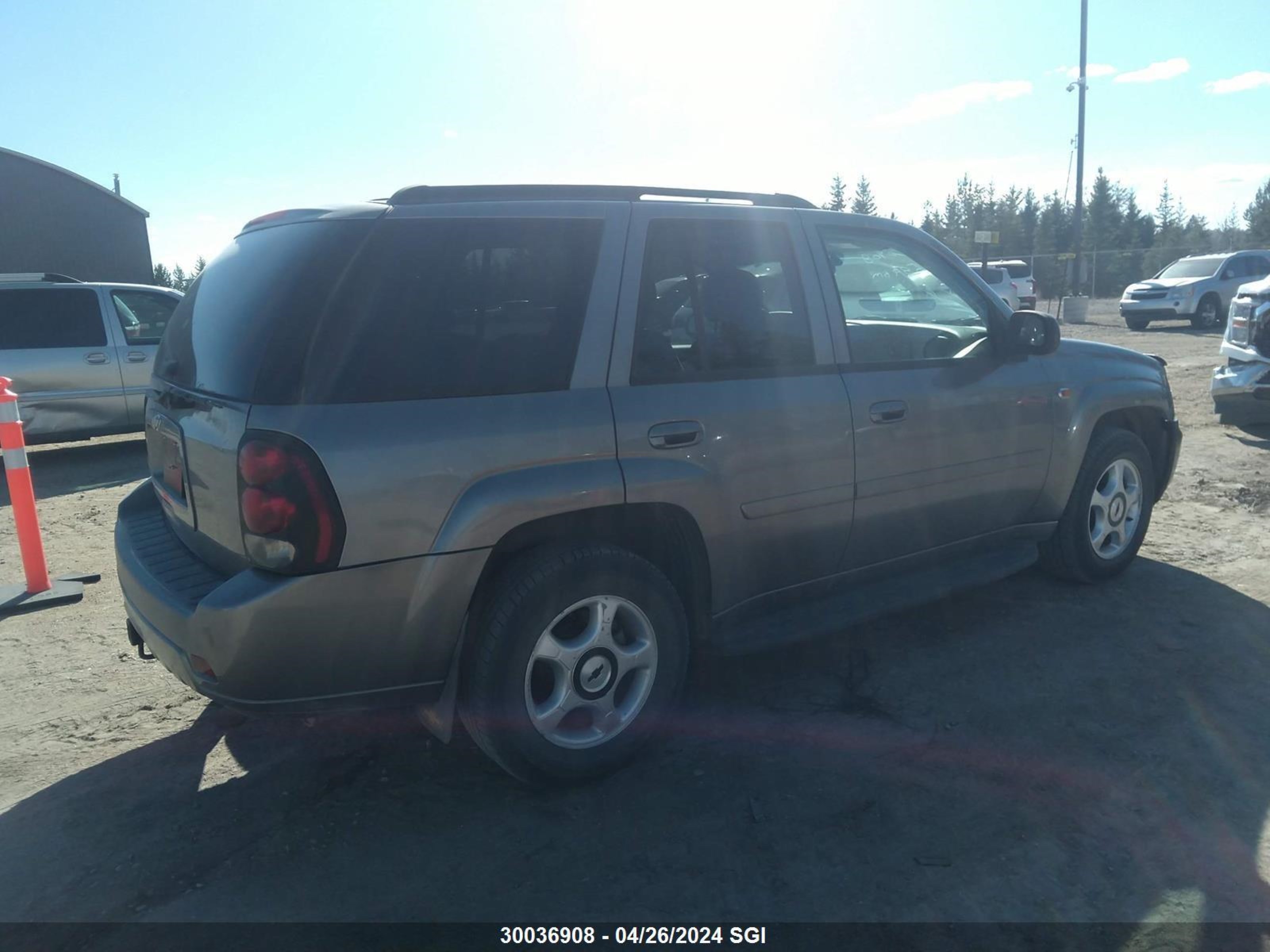 Photo 3 VIN: 1GNDT13S162189256 - CHEVROLET TRAILBLAZER 