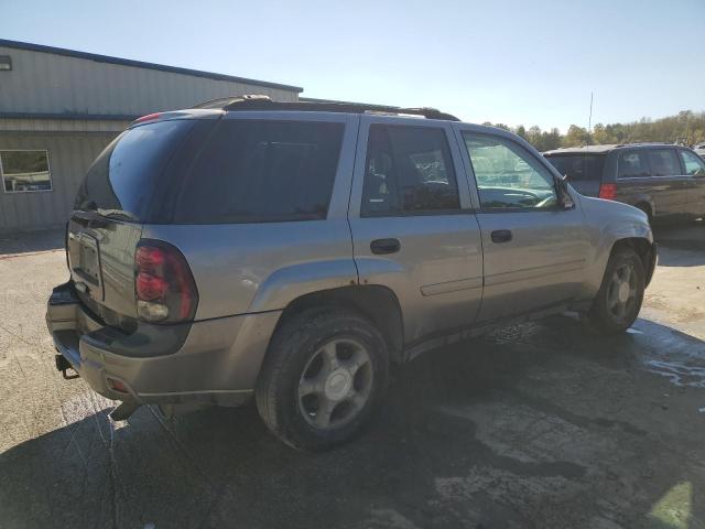 Photo 2 VIN: 1GNDT13S172106684 - CHEVROLET TRAILBLAZE 