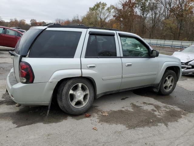 Photo 2 VIN: 1GNDT13S182103950 - CHEVROLET TRAILBLZR 