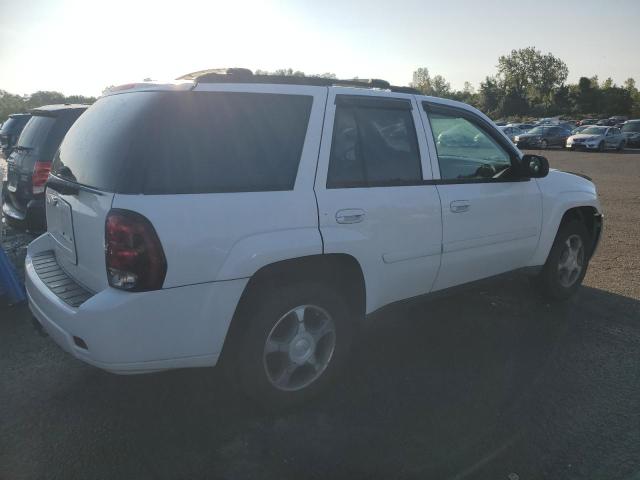 Photo 2 VIN: 1GNDT13S182132476 - CHEVROLET TRAILBLAZE 