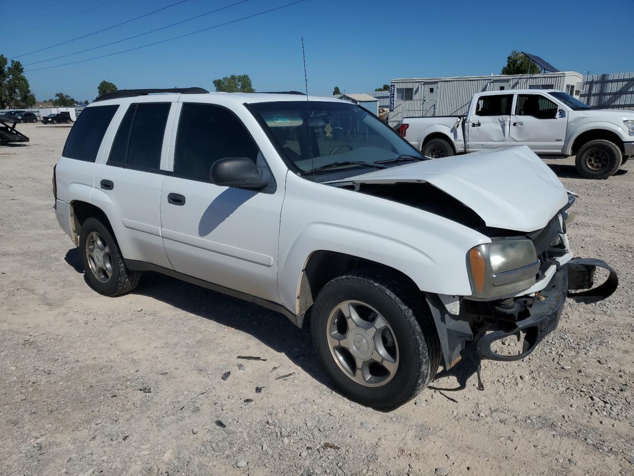 Photo 3 VIN: 1GNDT13S182143221 - CHEVROLET TRAILBLAZER 