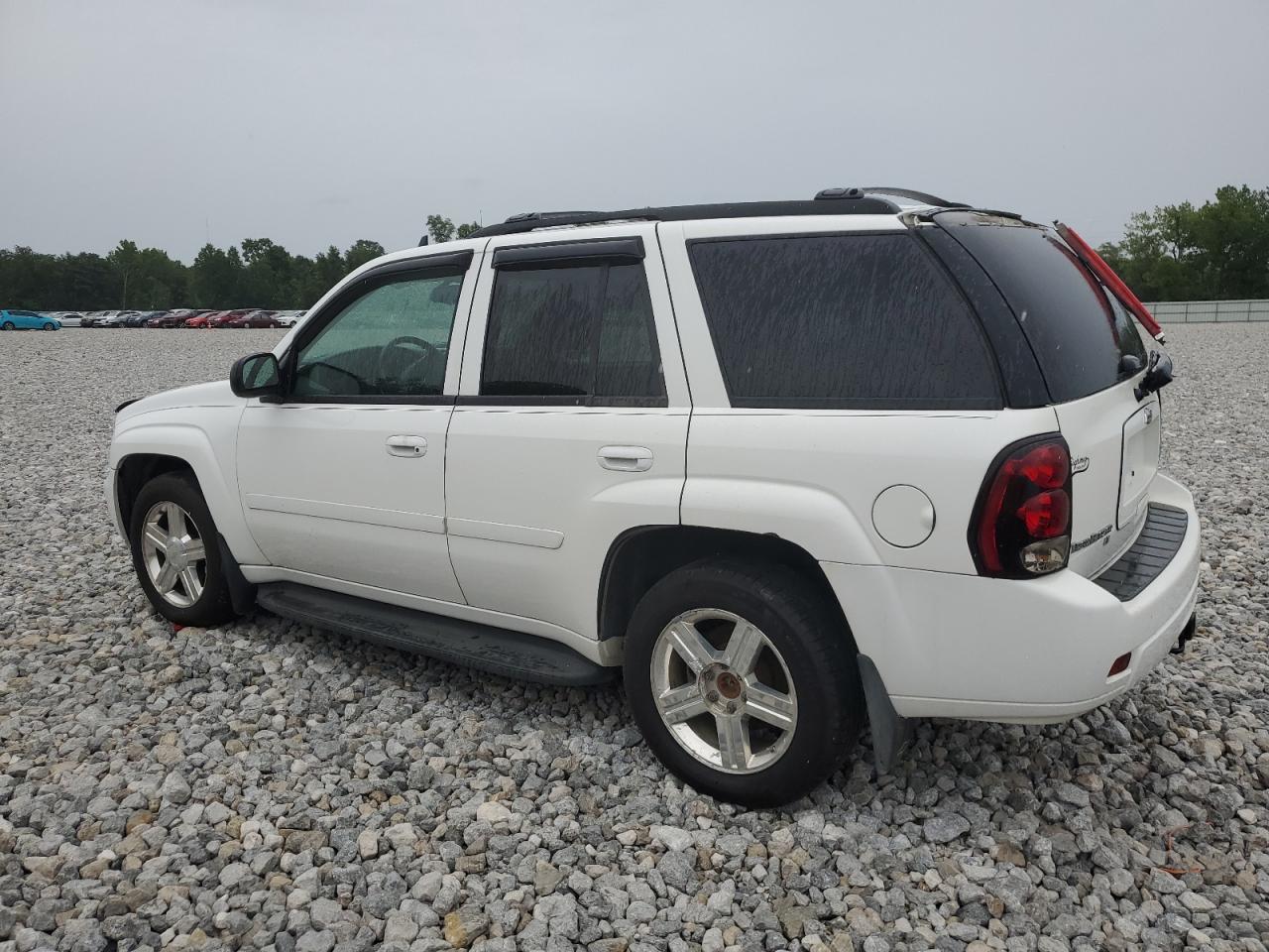 Photo 1 VIN: 1GNDT13S182167731 - CHEVROLET TRAILBLAZER 