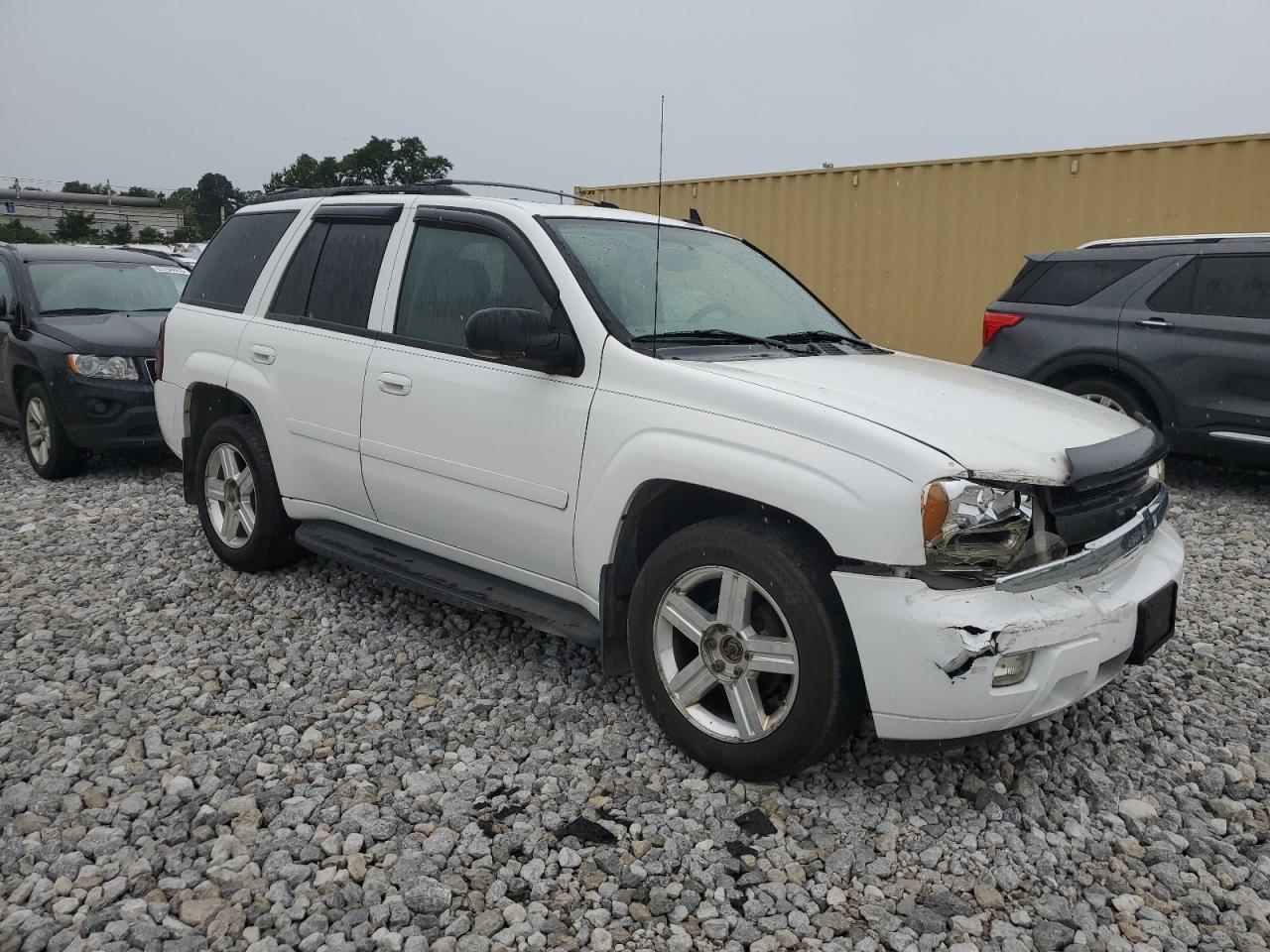 Photo 3 VIN: 1GNDT13S182167731 - CHEVROLET TRAILBLAZER 