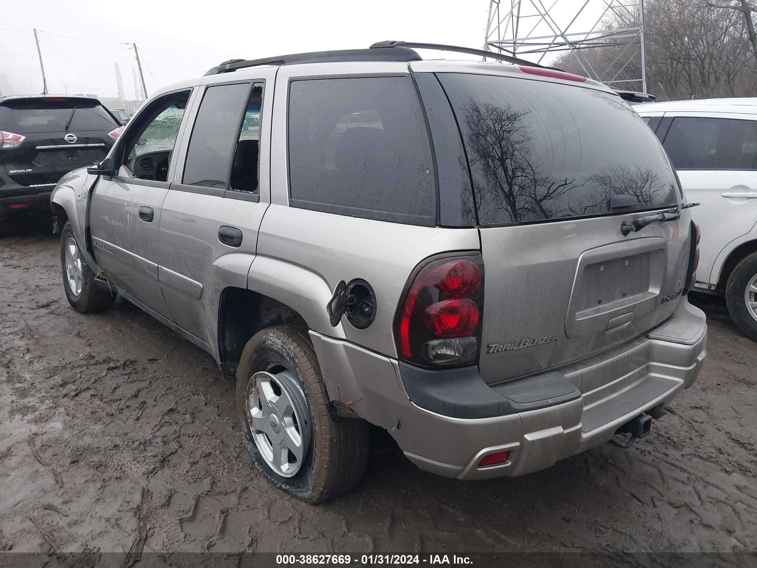 Photo 2 VIN: 1GNDT13S222340793 - CHEVROLET TRAILBLAZER 