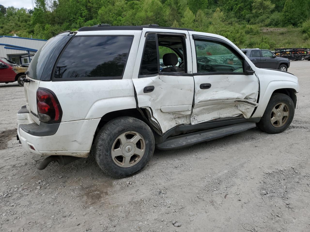 Photo 2 VIN: 1GNDT13S222343063 - CHEVROLET TRAILBLAZER 