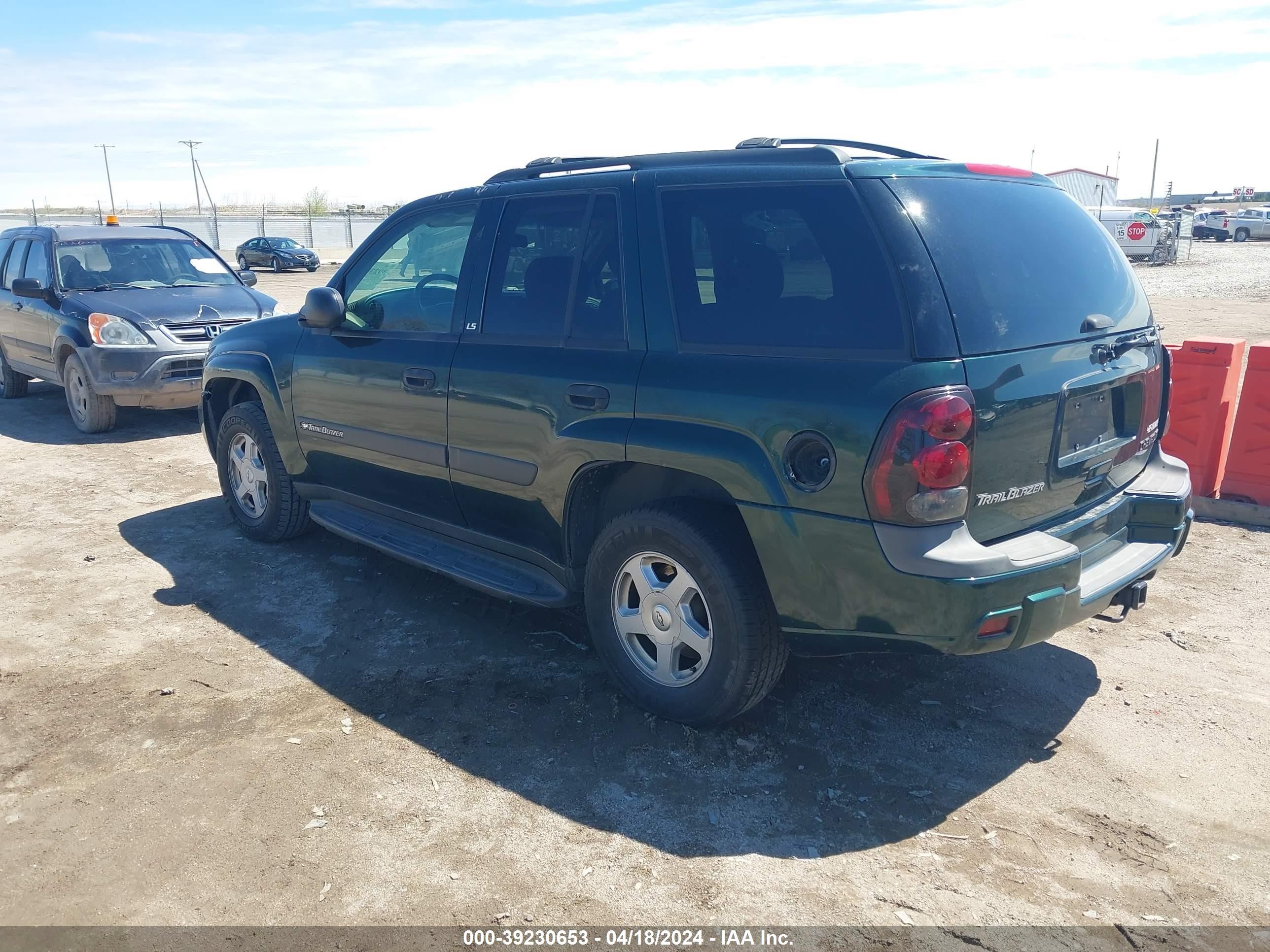 Photo 2 VIN: 1GNDT13S232241442 - CHEVROLET TRAILBLAZER 