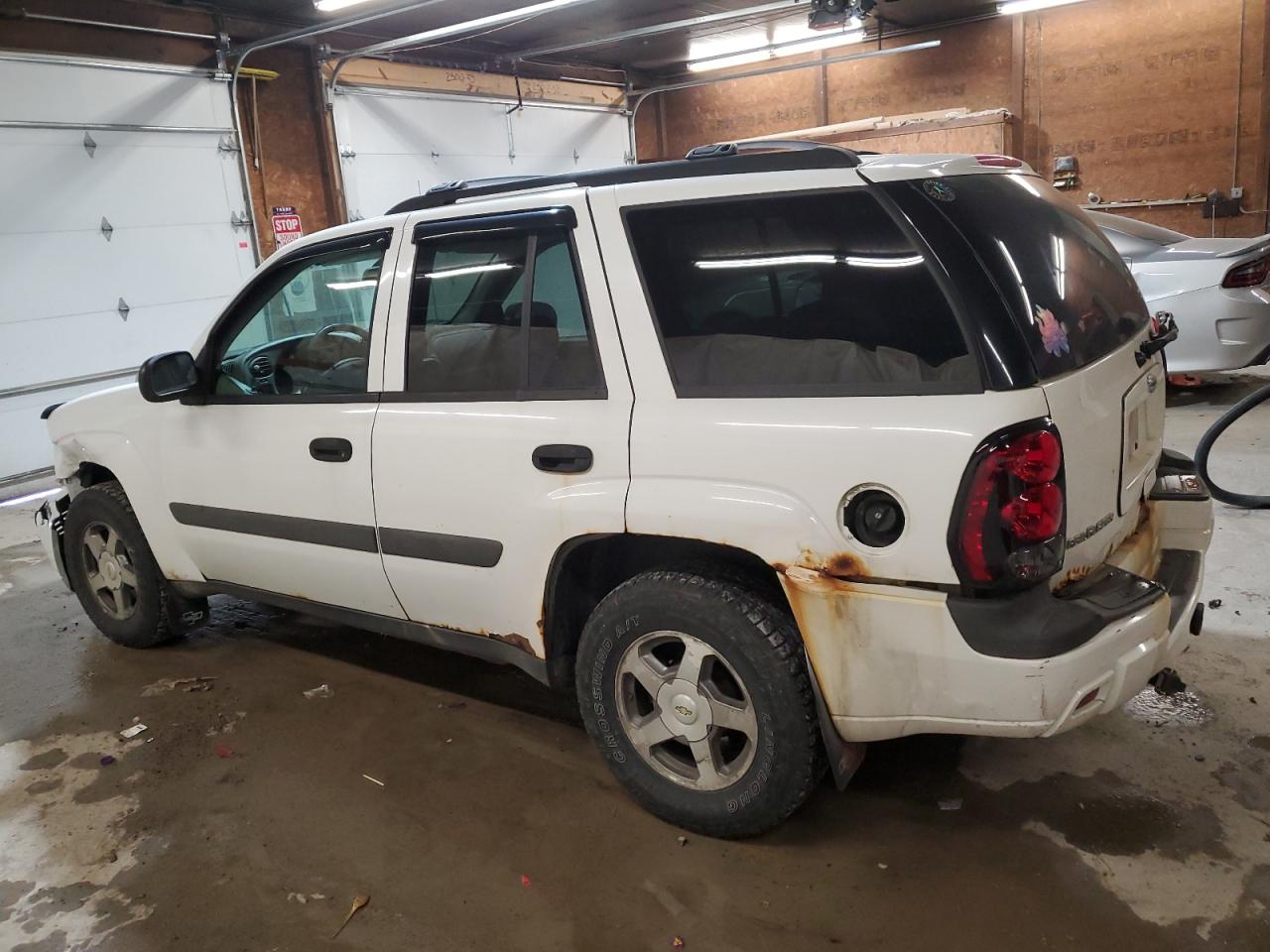 Photo 1 VIN: 1GNDT13S252182184 - CHEVROLET TRAILBLAZER 