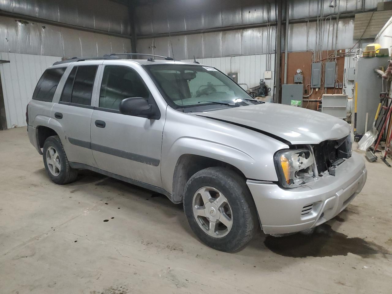 Photo 3 VIN: 1GNDT13S252298064 - CHEVROLET TRAILBLAZER 