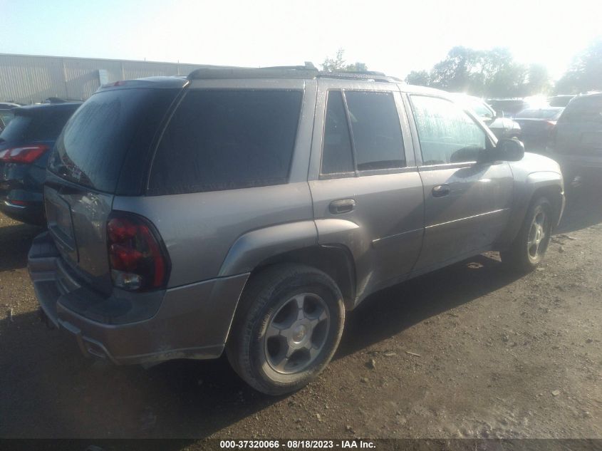 Photo 3 VIN: 1GNDT13S272217776 - CHEVROLET TRAILBLAZER 