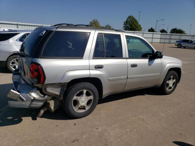 Photo 2 VIN: 1GNDT13S282213356 - CHEVROLET TRAILBLAZE 