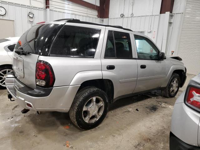 Photo 2 VIN: 1GNDT13S282231016 - CHEVROLET TRAILBLZR 