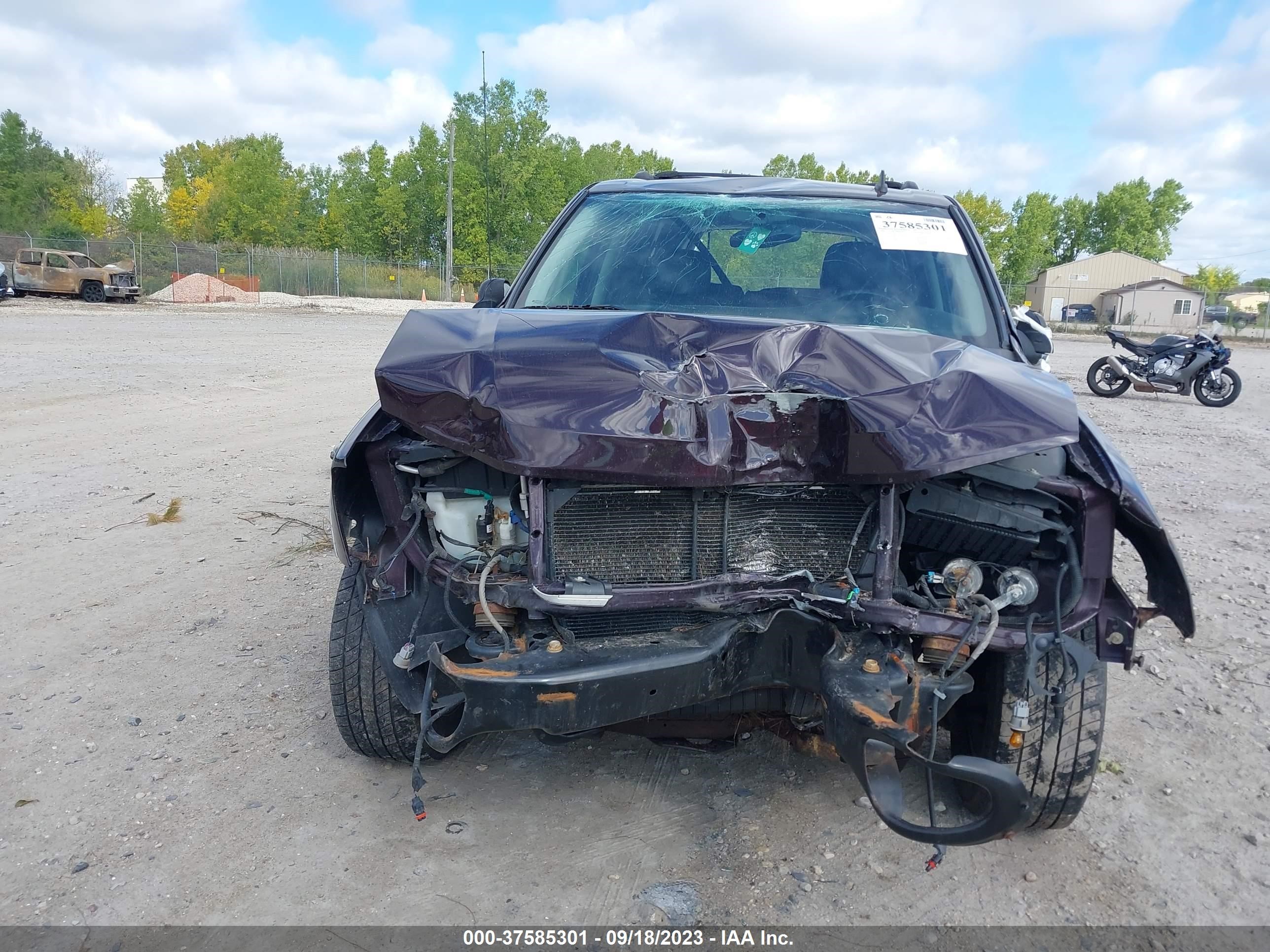 Photo 12 VIN: 1GNDT13S282260662 - CHEVROLET TRAILBLAZER 