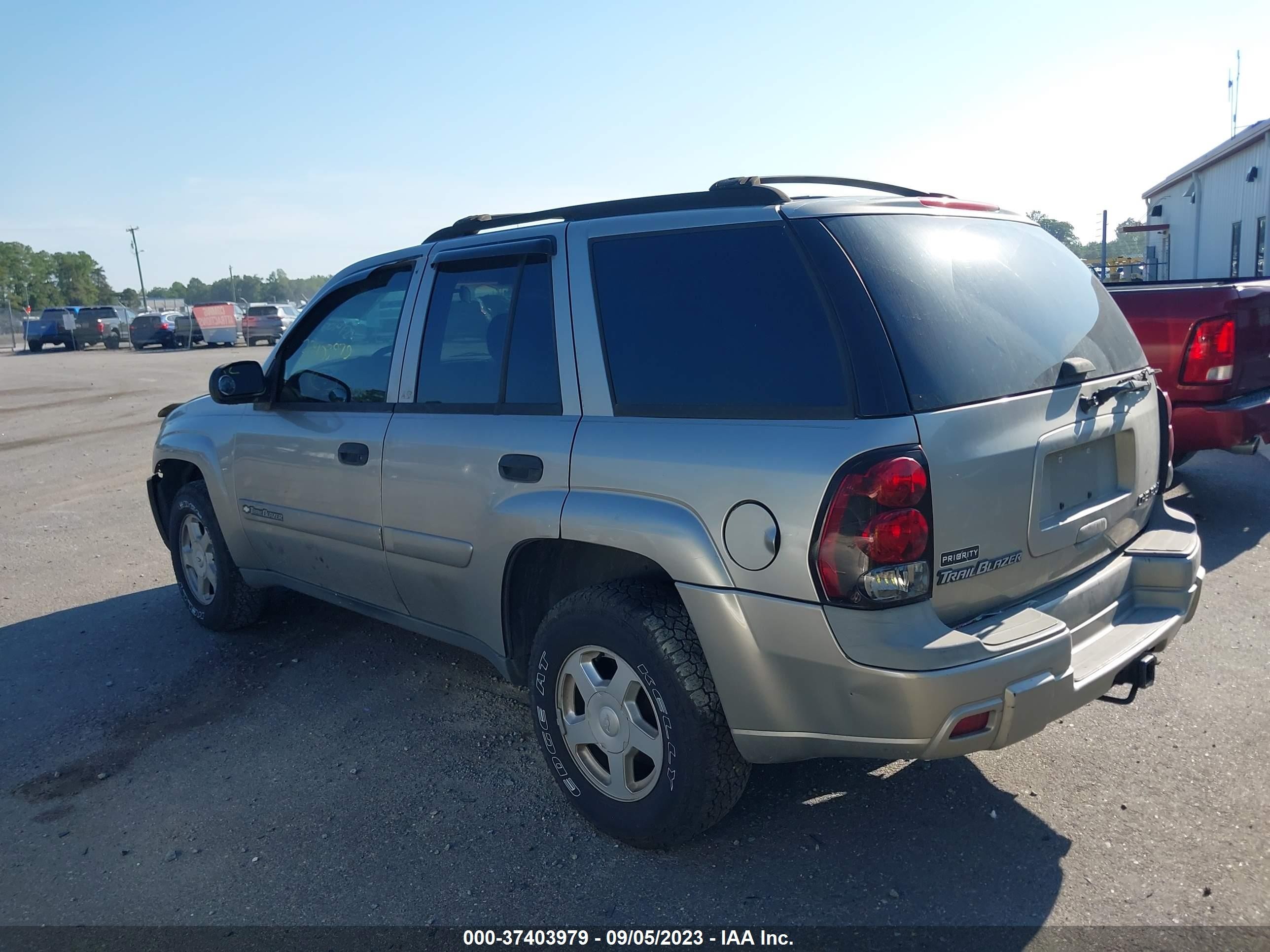 Photo 2 VIN: 1GNDT13S322293242 - CHEVROLET TRAILBLAZER 