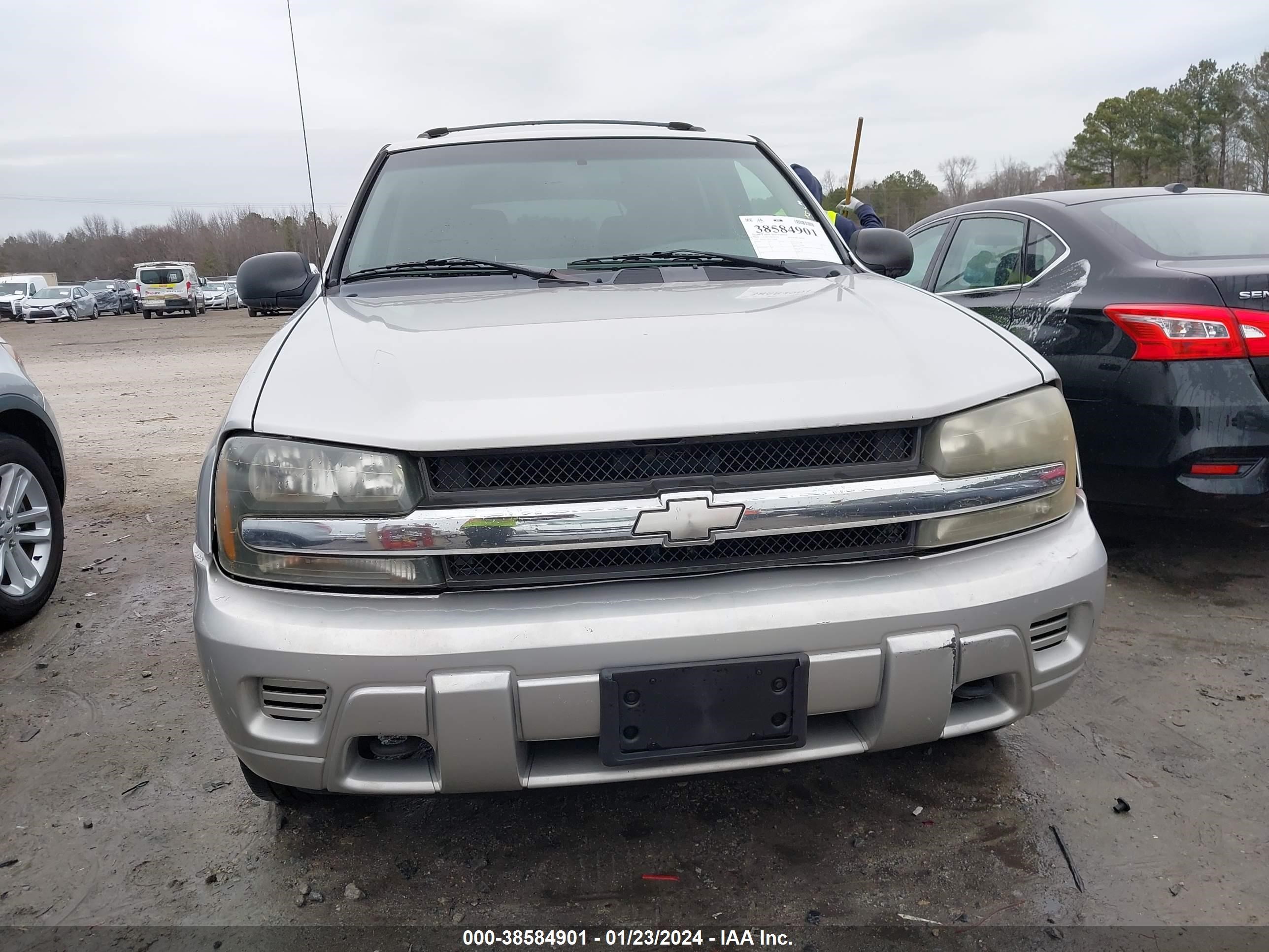 Photo 11 VIN: 1GNDT13S342179860 - CHEVROLET TRAILBLAZER 