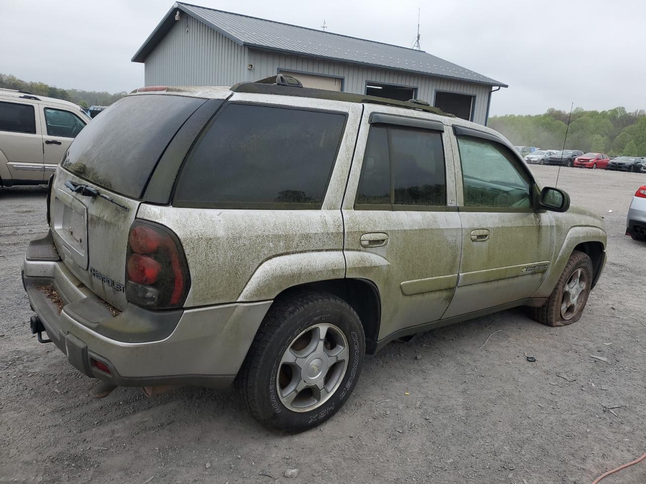 Photo 2 VIN: 1GNDT13S342219533 - CHEVROLET TRAILBLAZER 