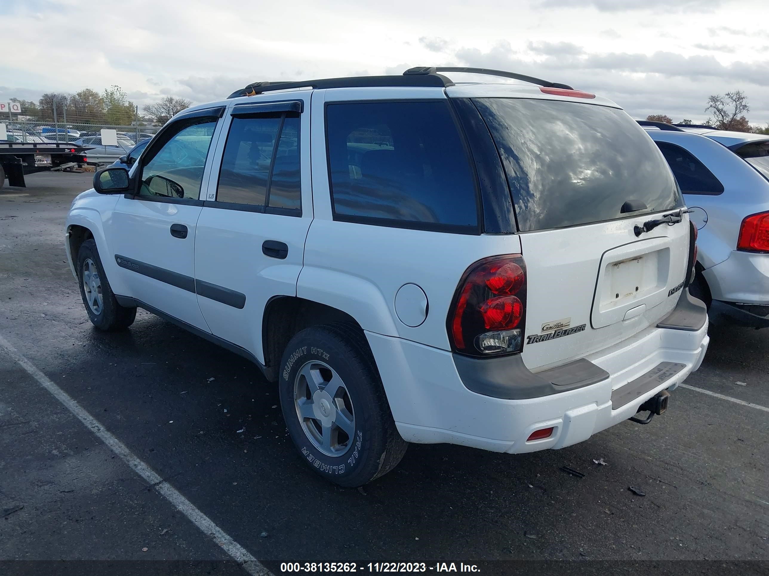 Photo 2 VIN: 1GNDT13S342367830 - CHEVROLET TRAILBLAZER 