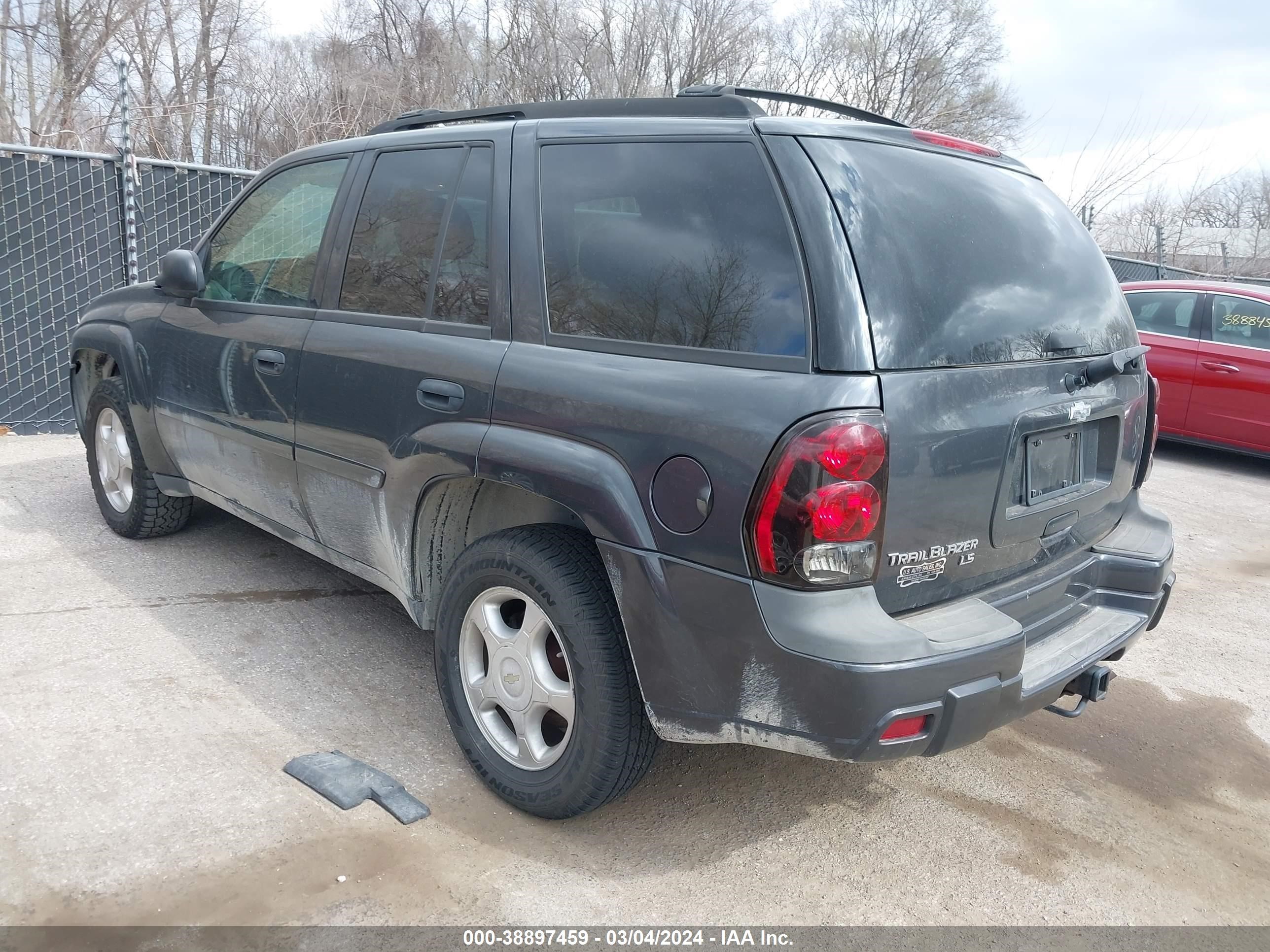 Photo 2 VIN: 1GNDT13S372124278 - CHEVROLET TRAILBLAZER 