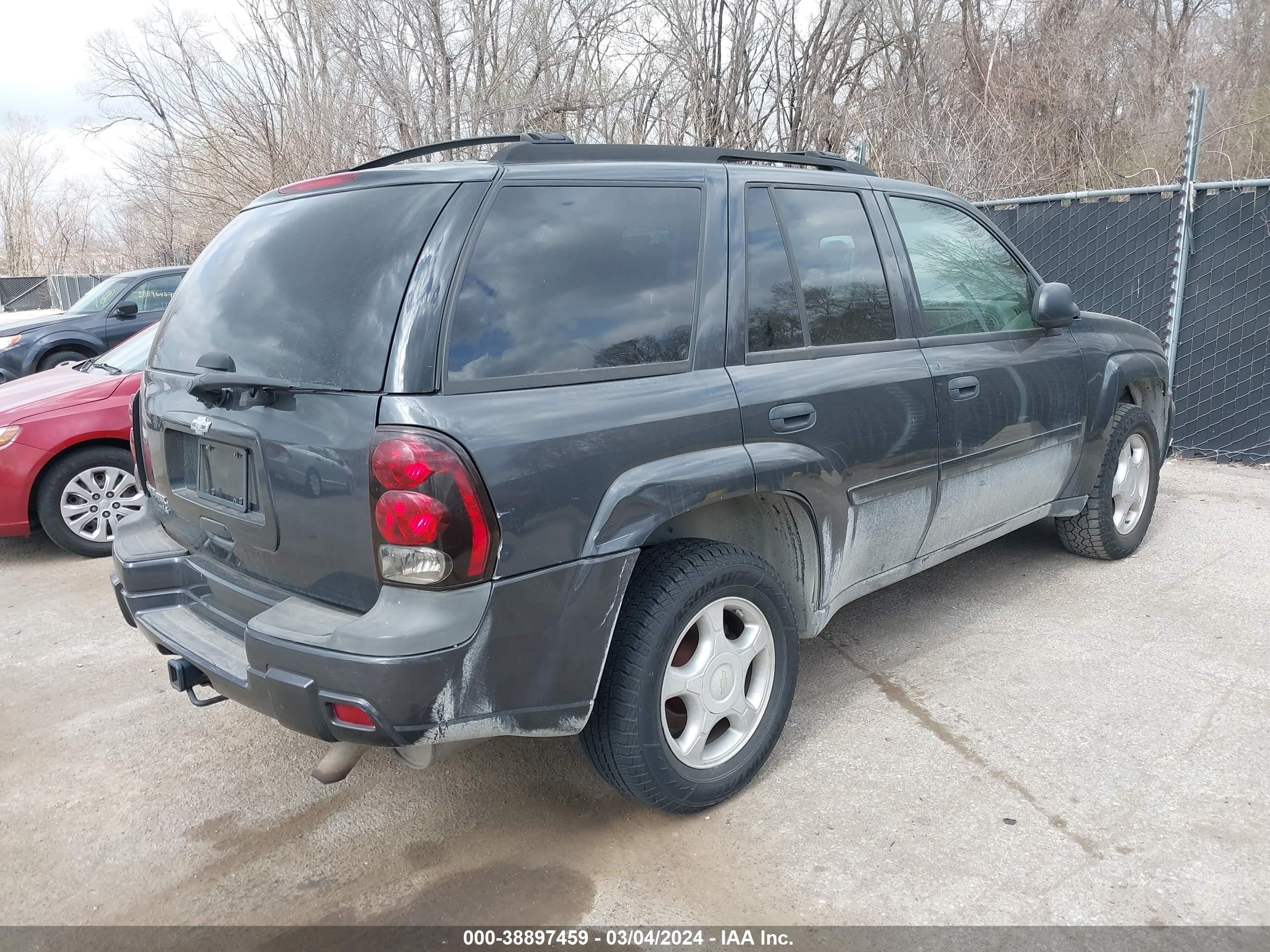 Photo 3 VIN: 1GNDT13S372124278 - CHEVROLET TRAILBLAZER 