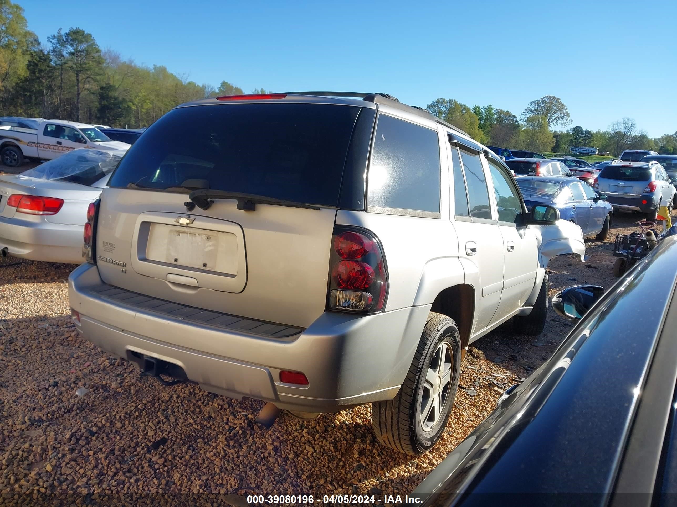 Photo 3 VIN: 1GNDT13S372196825 - CHEVROLET TRAILBLAZER 