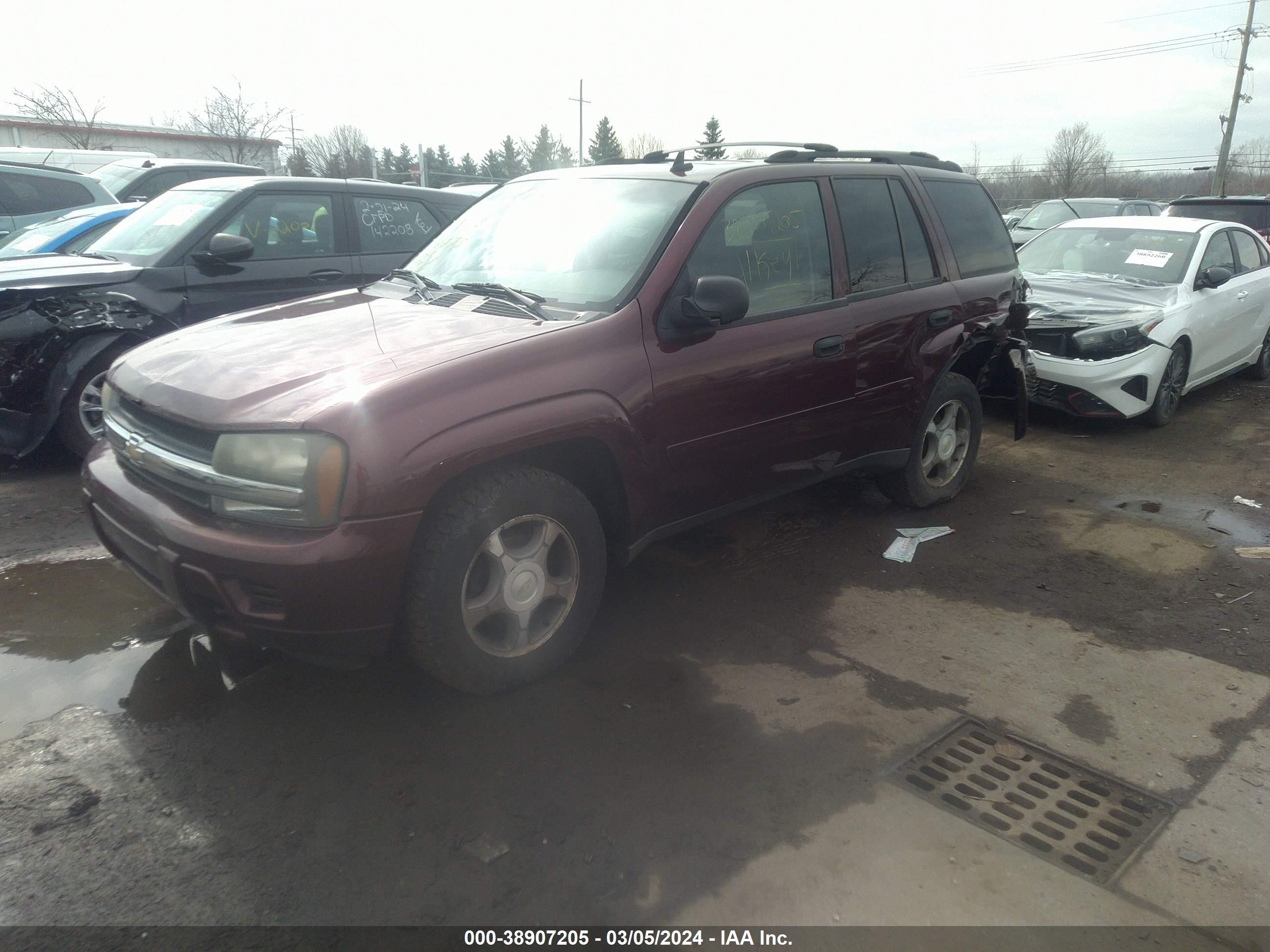 Photo 1 VIN: 1GNDT13S372249197 - CHEVROLET TRAILBLAZER 