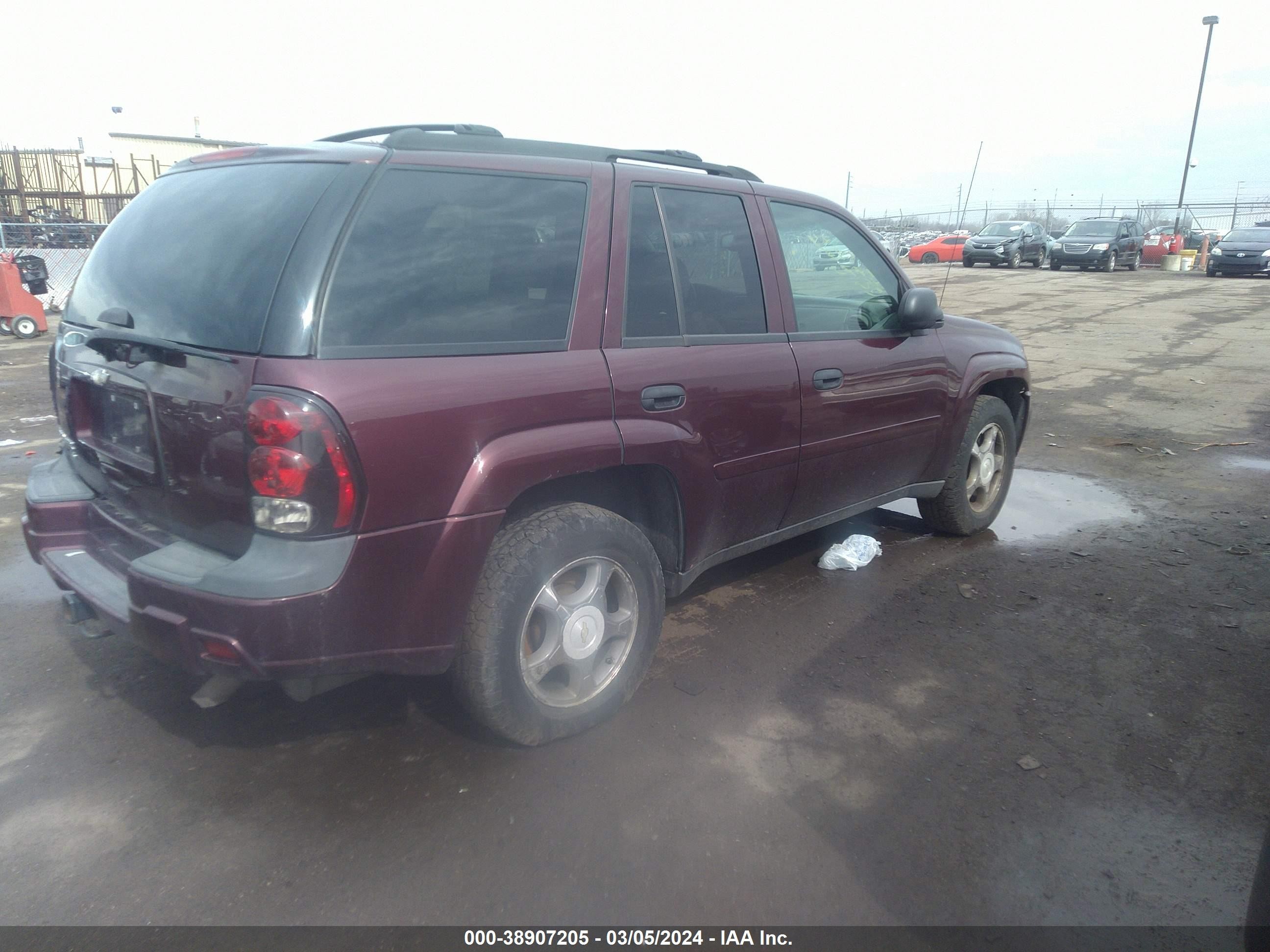 Photo 3 VIN: 1GNDT13S372249197 - CHEVROLET TRAILBLAZER 