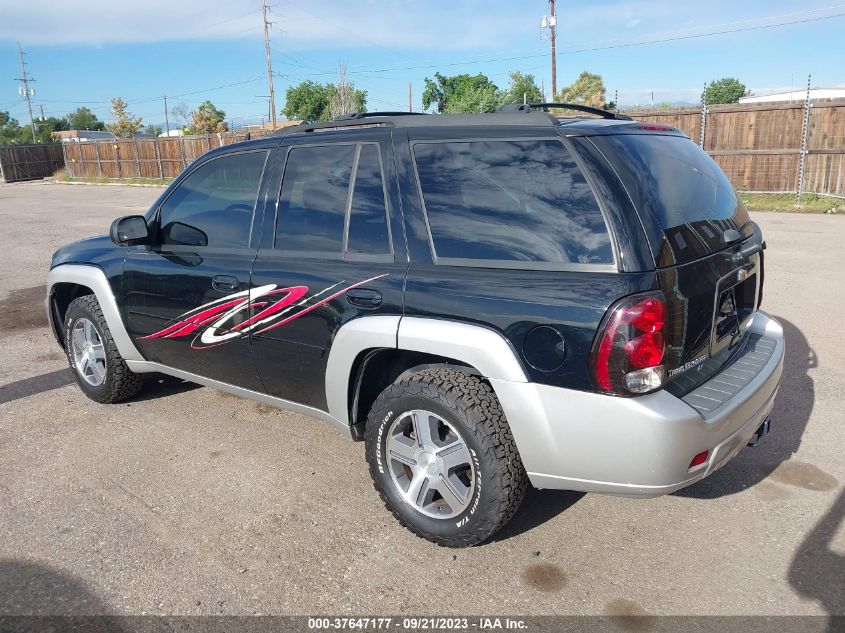 Photo 2 VIN: 1GNDT13S372256540 - CHEVROLET TRAILBLAZER 