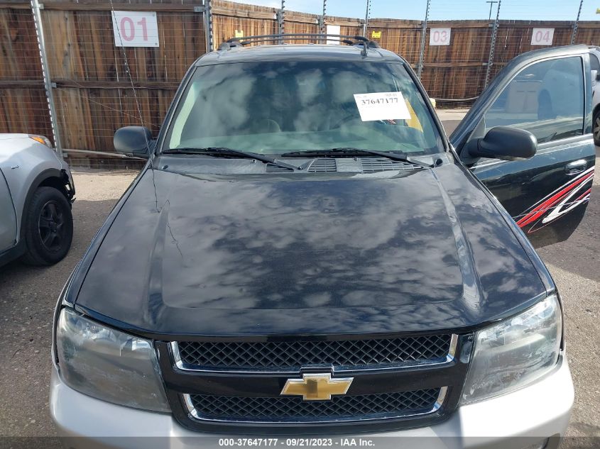 Photo 5 VIN: 1GNDT13S372256540 - CHEVROLET TRAILBLAZER 