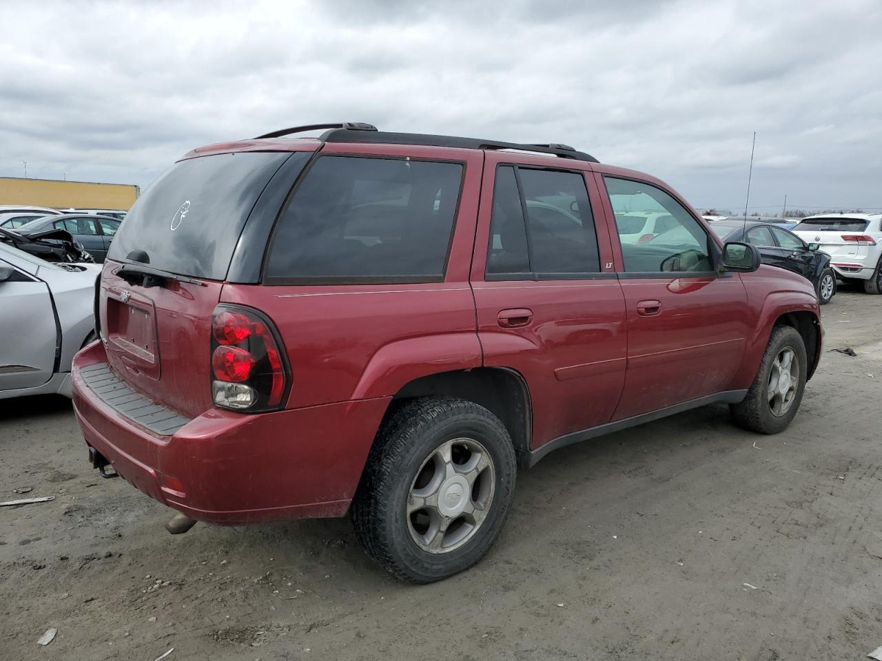 Photo 2 VIN: 1GNDT13S382136061 - CHEVROLET TRAILBLAZER 