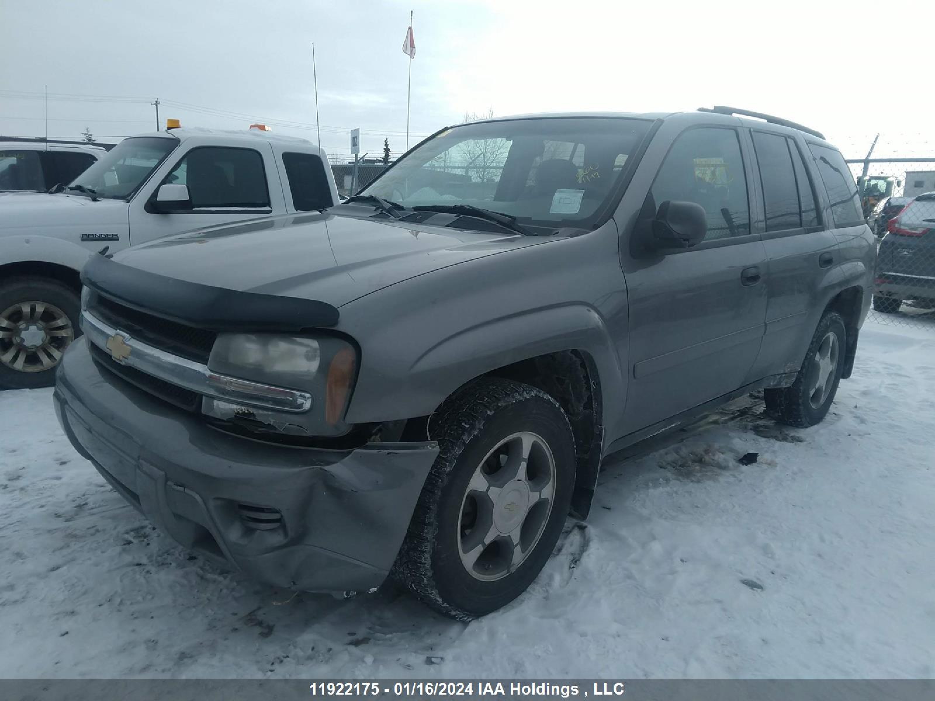 Photo 1 VIN: 1GNDT13S382156309 - CHEVROLET TRAILBLAZER 