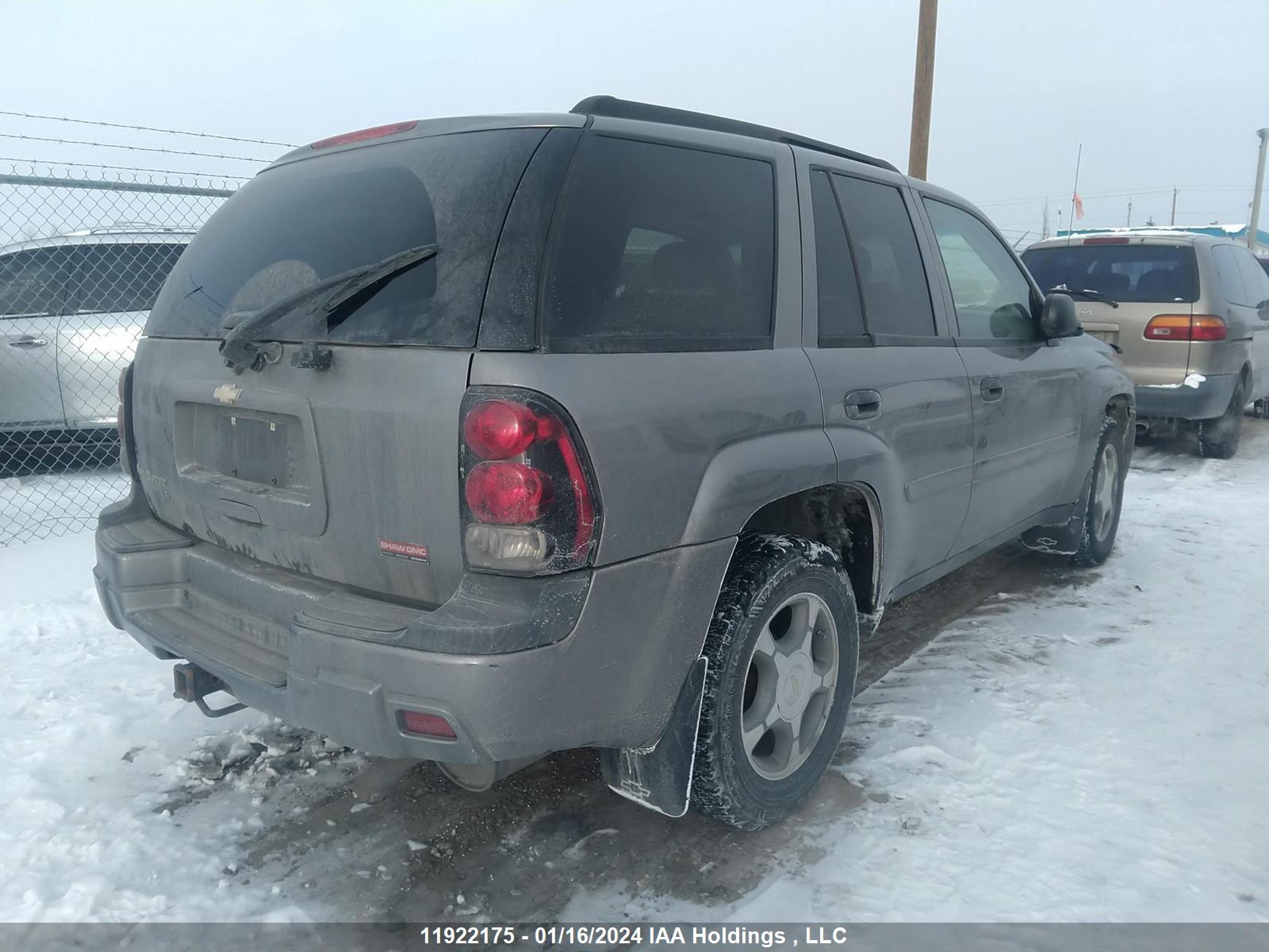 Photo 3 VIN: 1GNDT13S382156309 - CHEVROLET TRAILBLAZER 