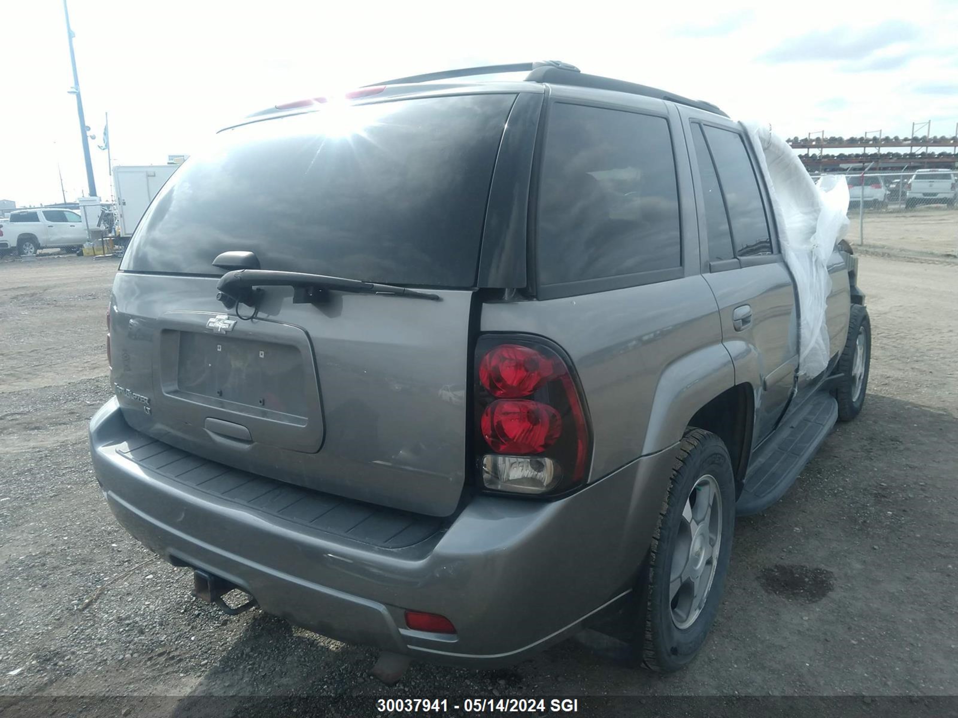 Photo 3 VIN: 1GNDT13S382167410 - CHEVROLET TRAILBLAZER 