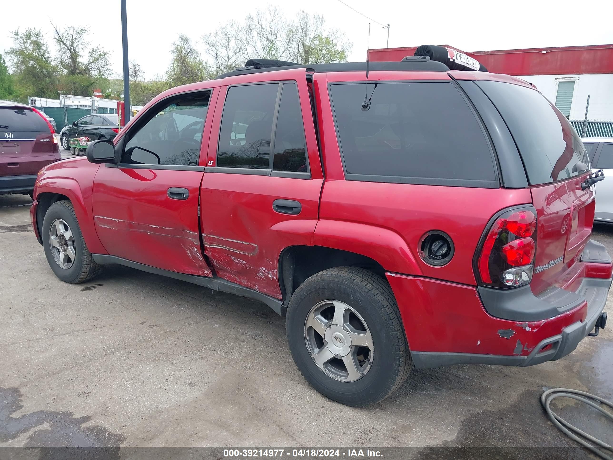 Photo 2 VIN: 1GNDT13S422258774 - CHEVROLET TRAILBLAZER 