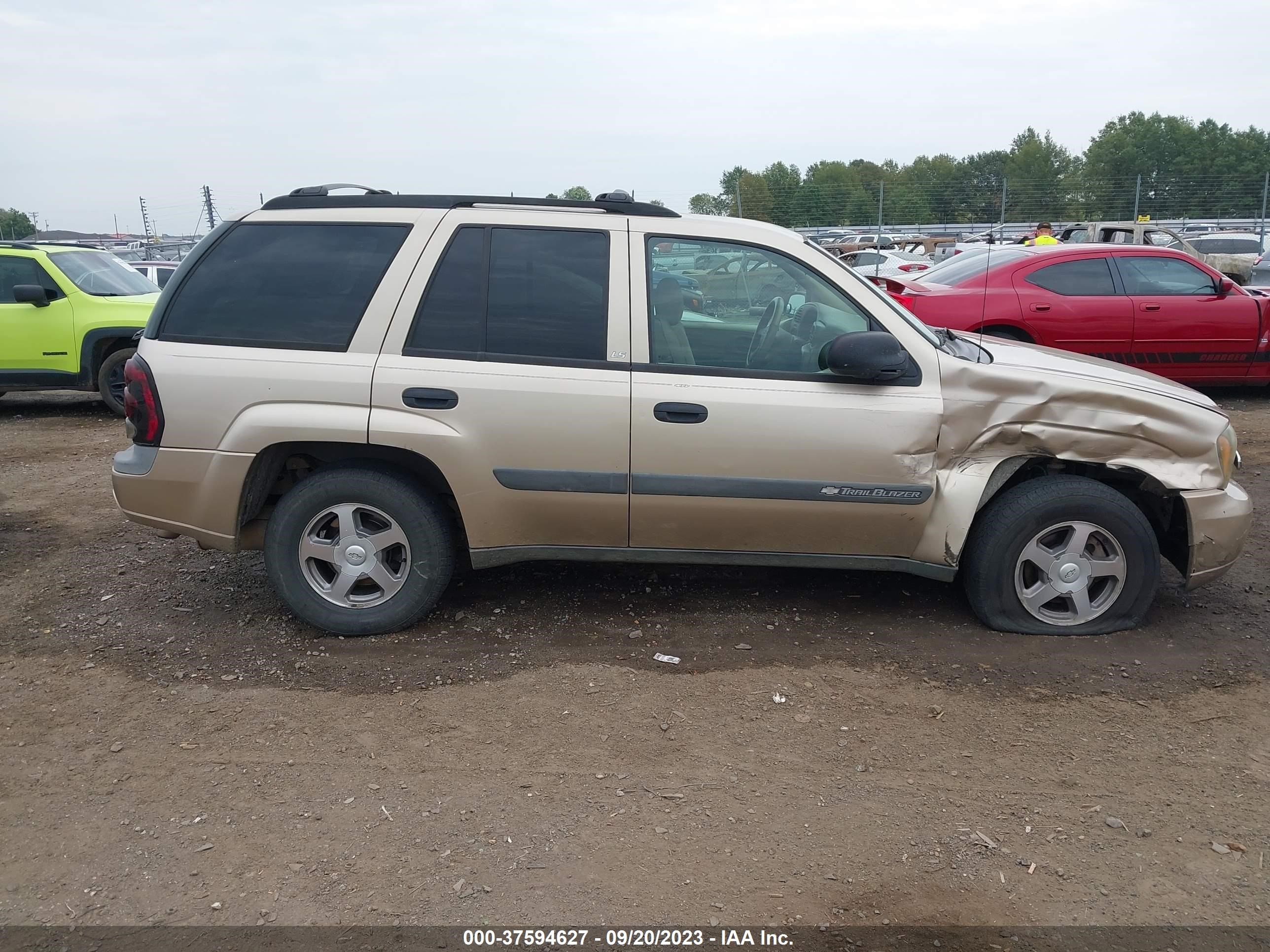 Photo 12 VIN: 1GNDT13S442149492 - CHEVROLET TRAILBLAZER 