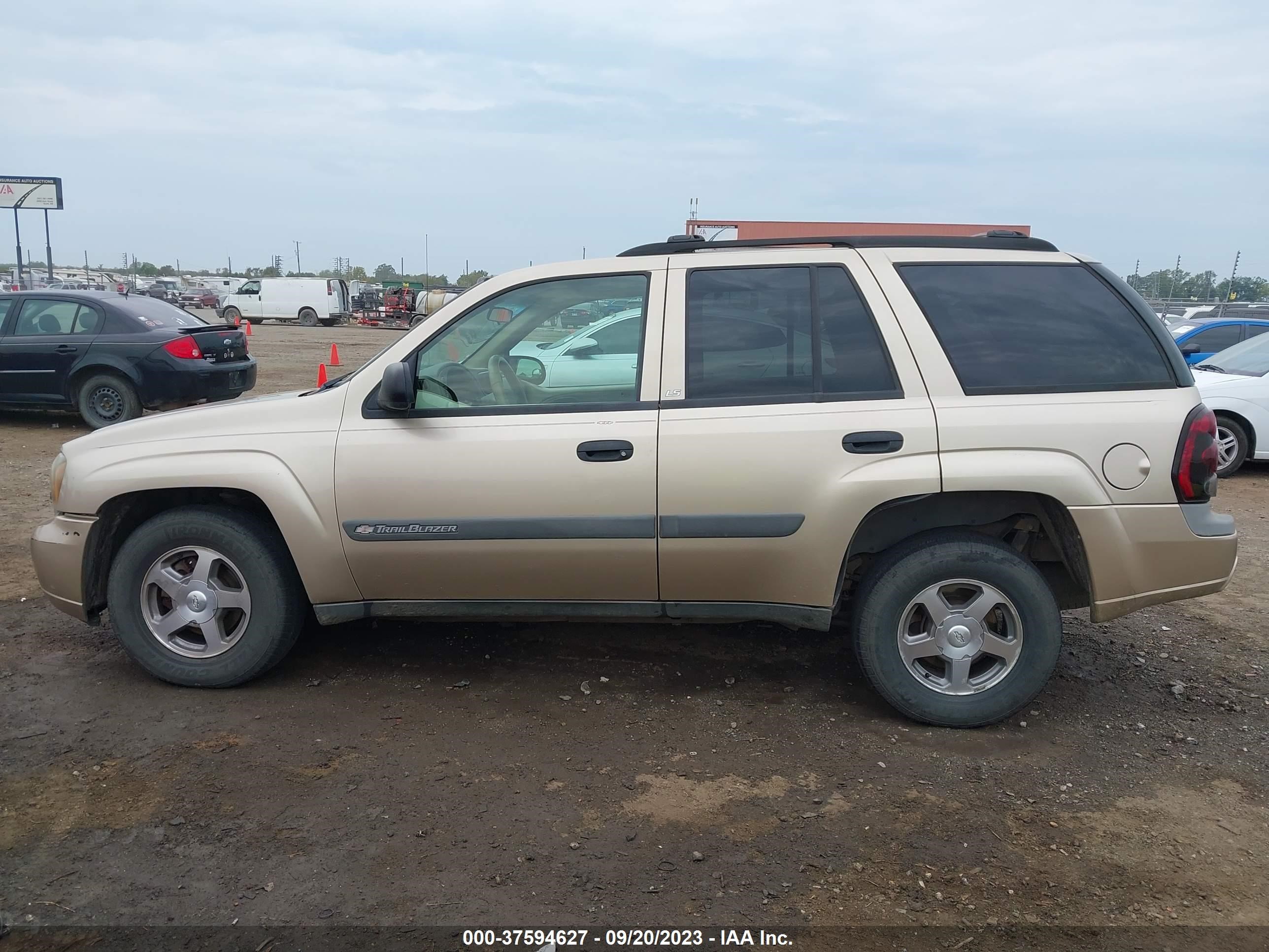 Photo 13 VIN: 1GNDT13S442149492 - CHEVROLET TRAILBLAZER 