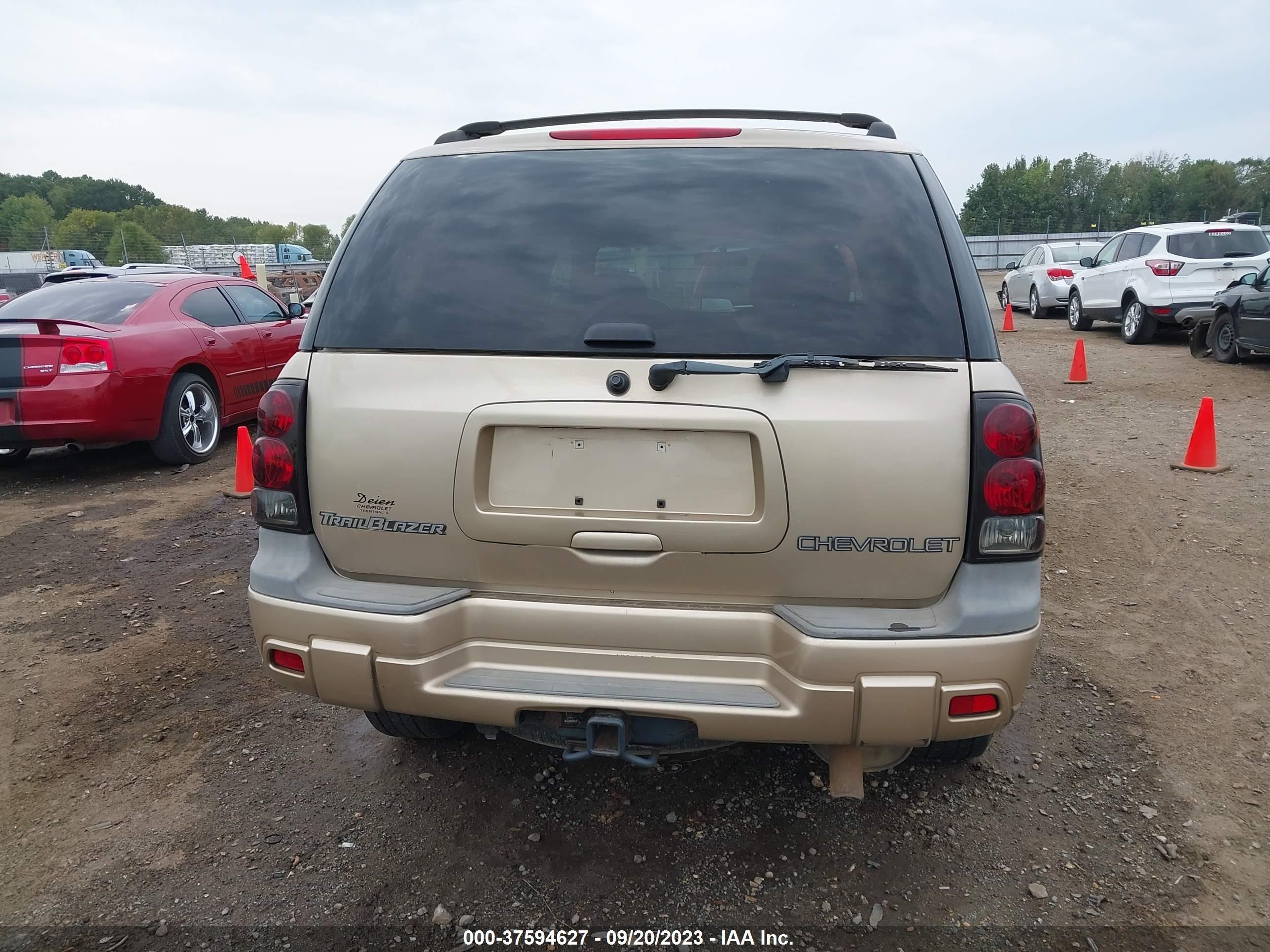 Photo 15 VIN: 1GNDT13S442149492 - CHEVROLET TRAILBLAZER 