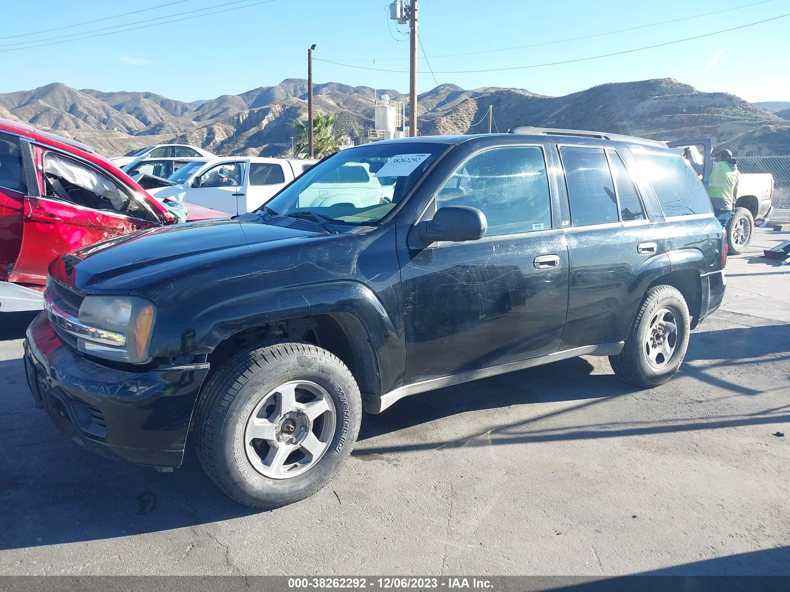 Photo 1 VIN: 1GNDT13S442410040 - CHEVROLET TRAILBLAZER 