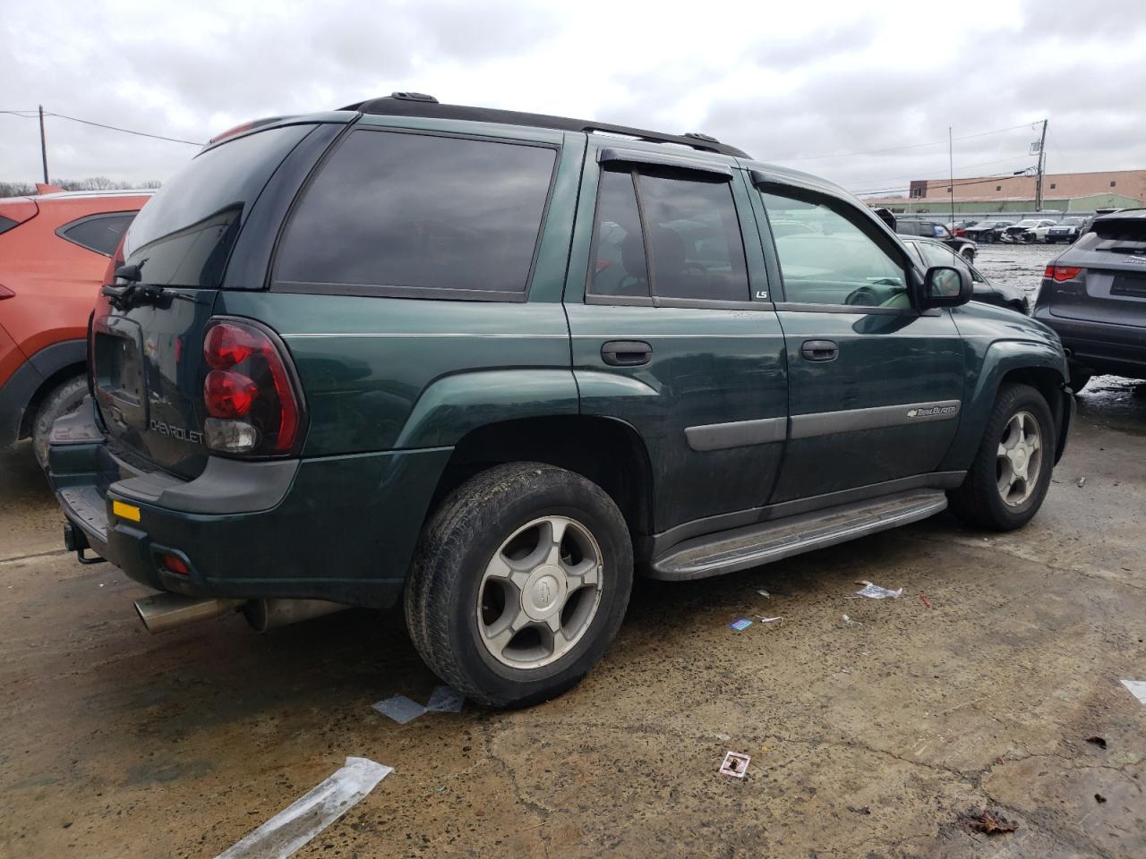 Photo 2 VIN: 1GNDT13S442435357 - CHEVROLET TRAILBLAZER 