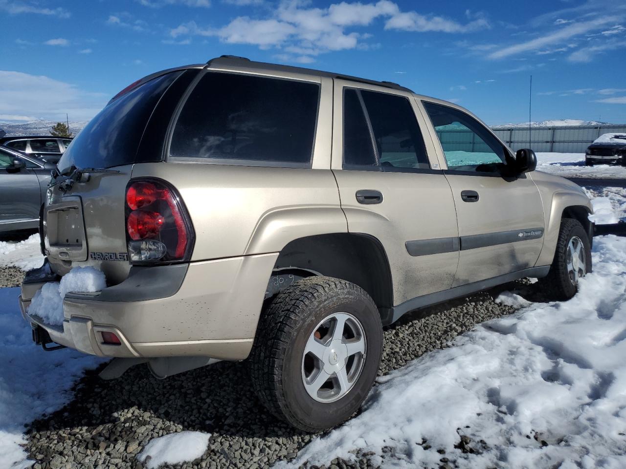 Photo 2 VIN: 1GNDT13S442440848 - CHEVROLET TRAILBLAZER 