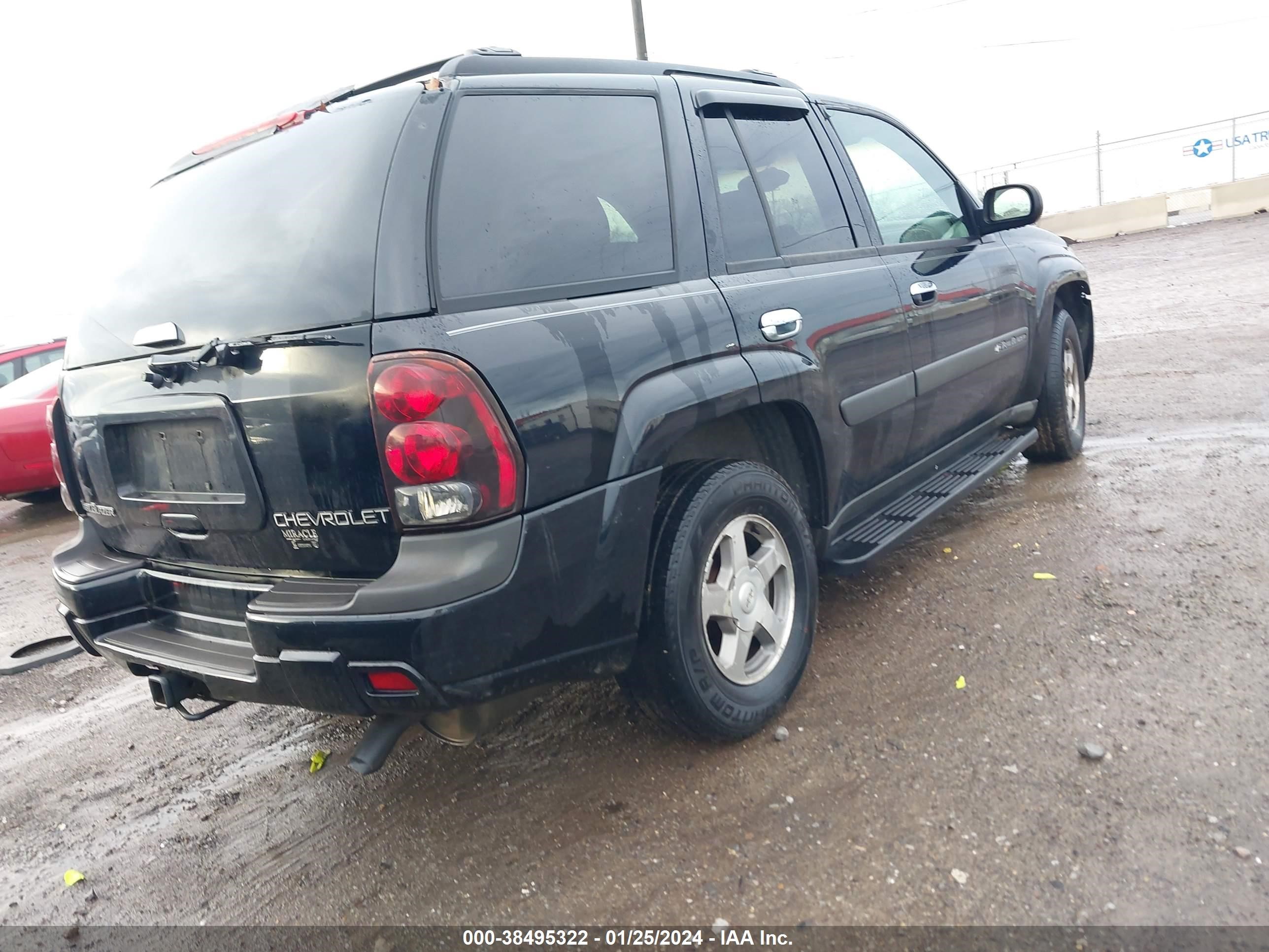 Photo 3 VIN: 1GNDT13S442449338 - CHEVROLET TRAILBLAZER 