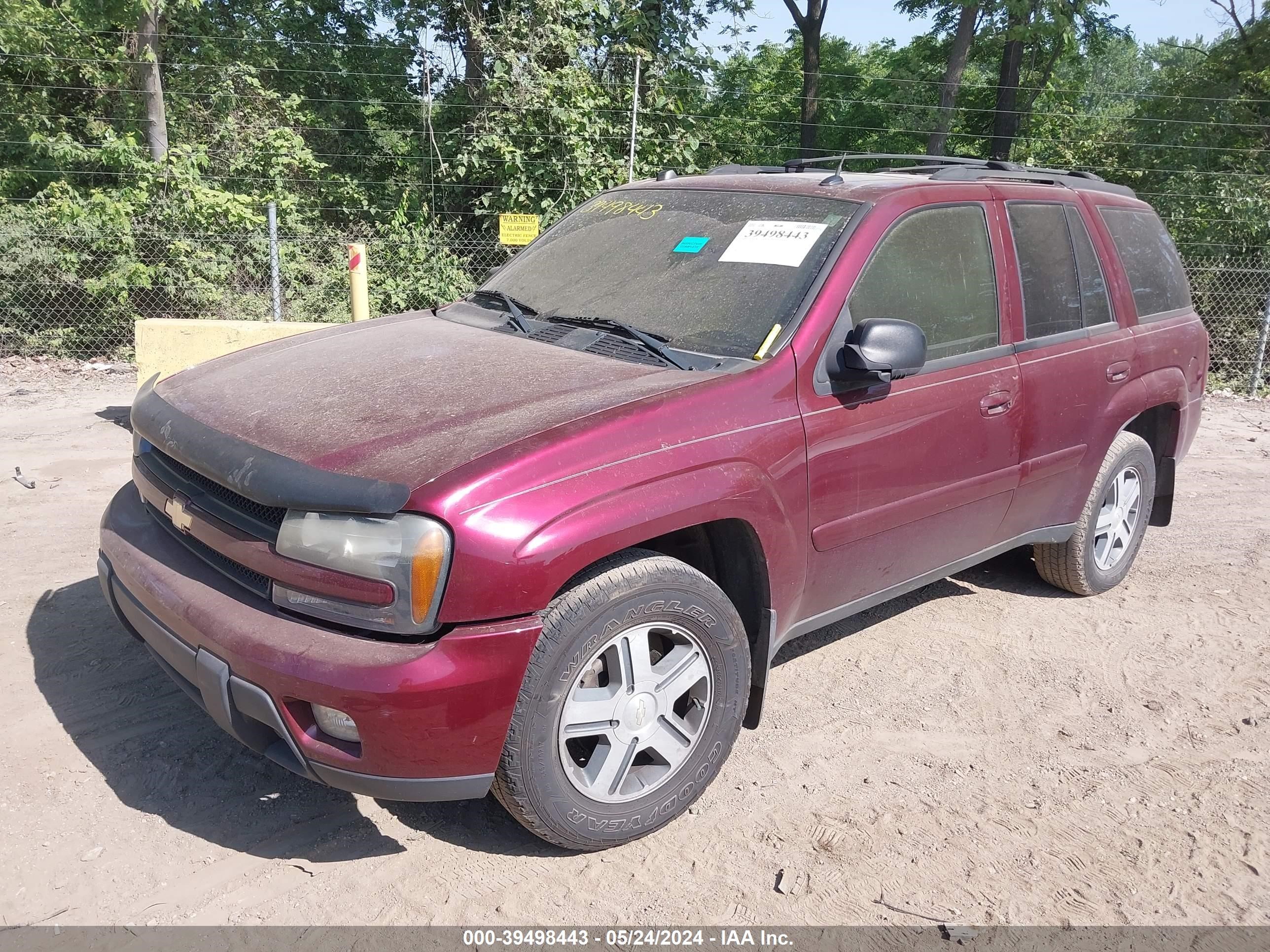 Photo 1 VIN: 1GNDT13S452168545 - CHEVROLET TRAILBLAZER 