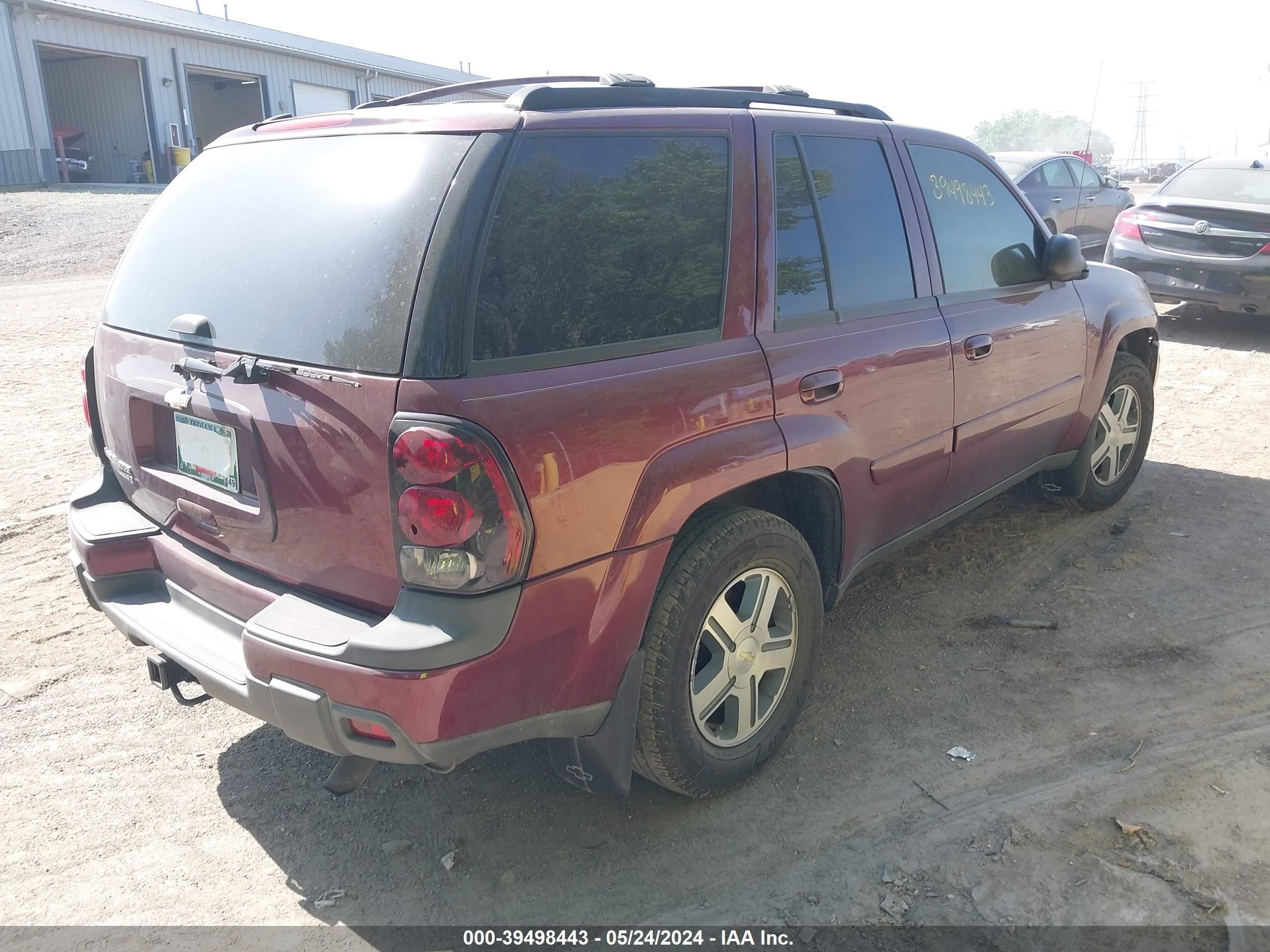 Photo 3 VIN: 1GNDT13S452168545 - CHEVROLET TRAILBLAZER 