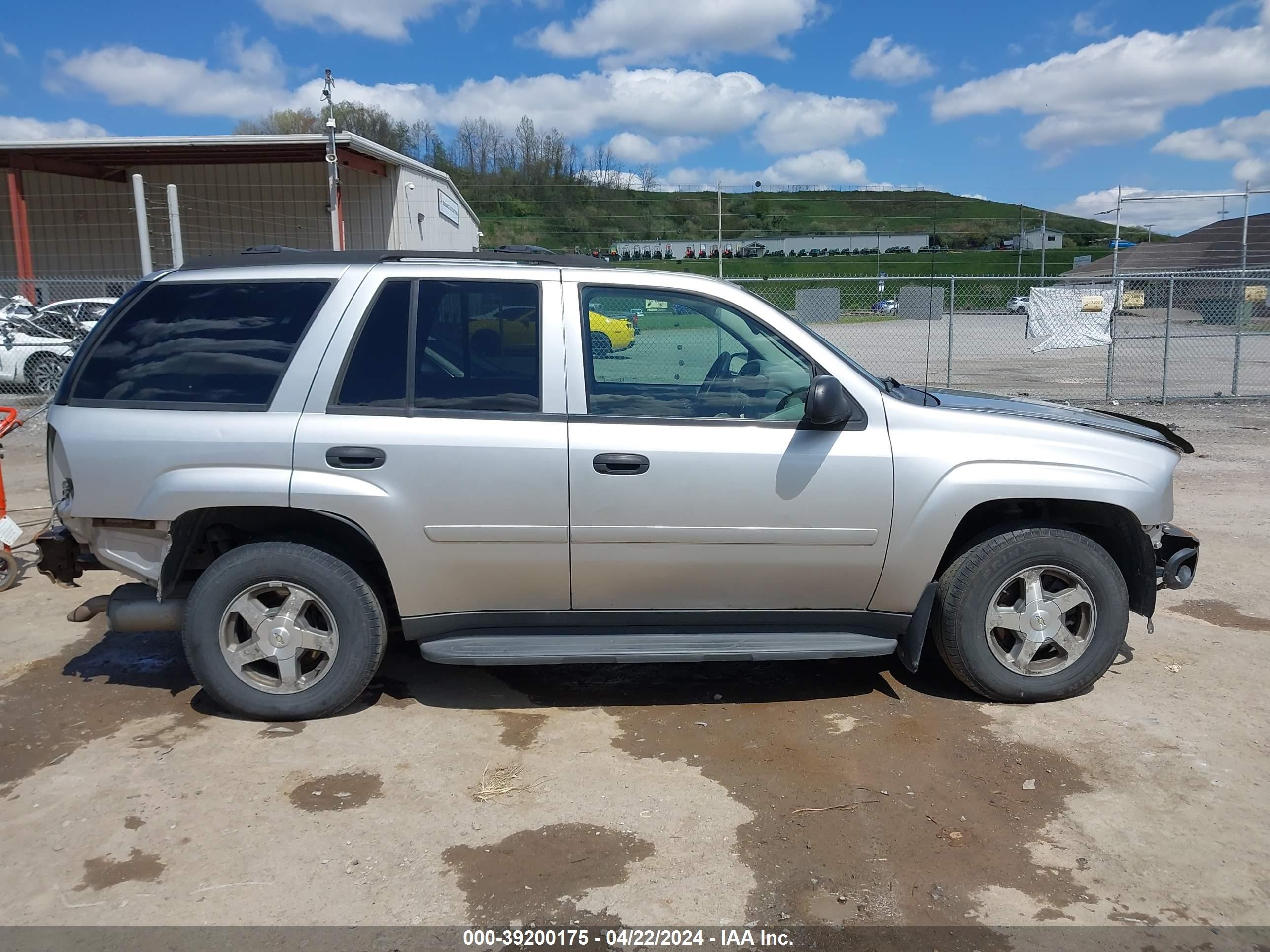 Photo 13 VIN: 1GNDT13S462229832 - CHEVROLET TRAILBLAZER 