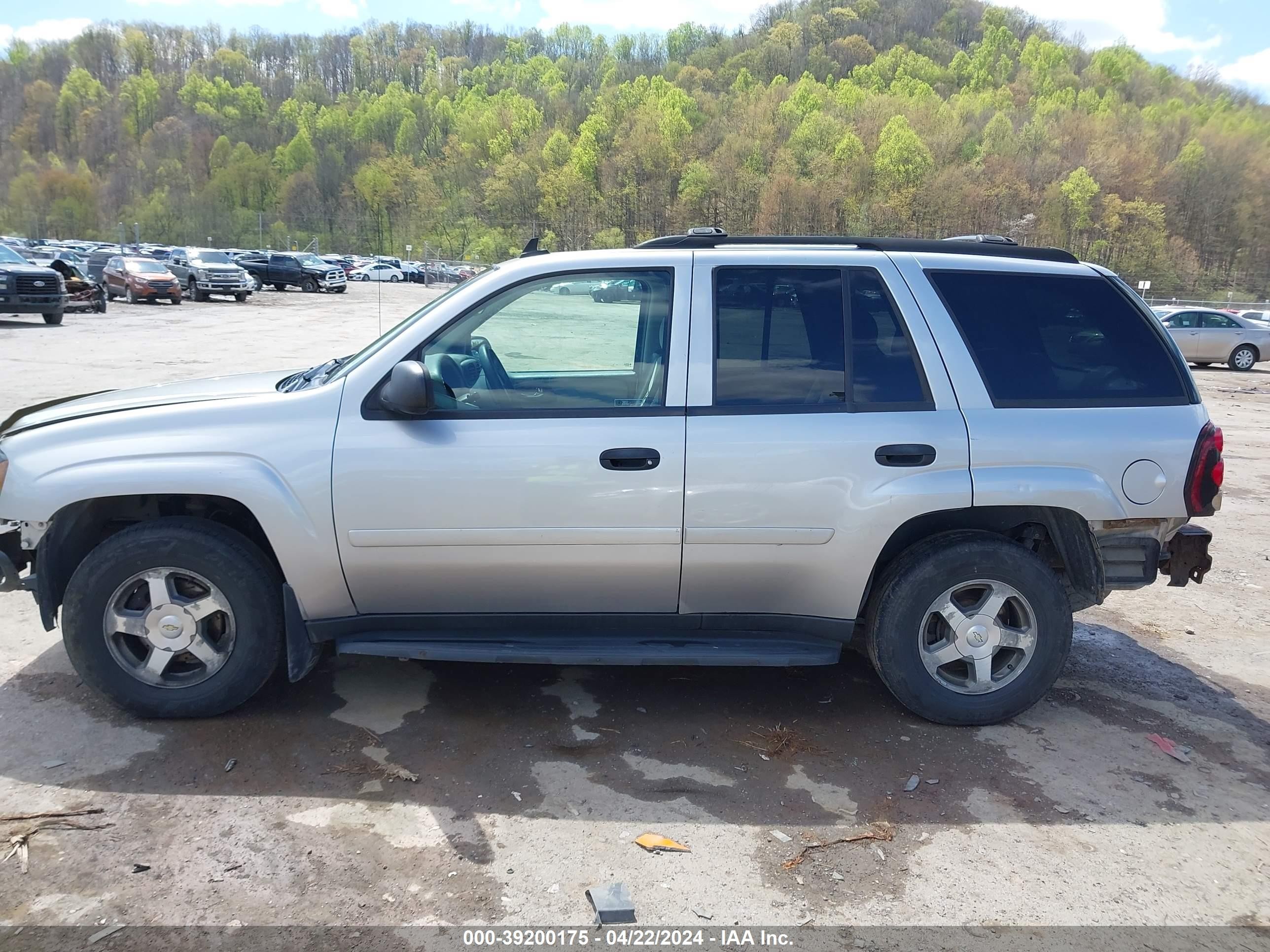 Photo 14 VIN: 1GNDT13S462229832 - CHEVROLET TRAILBLAZER 