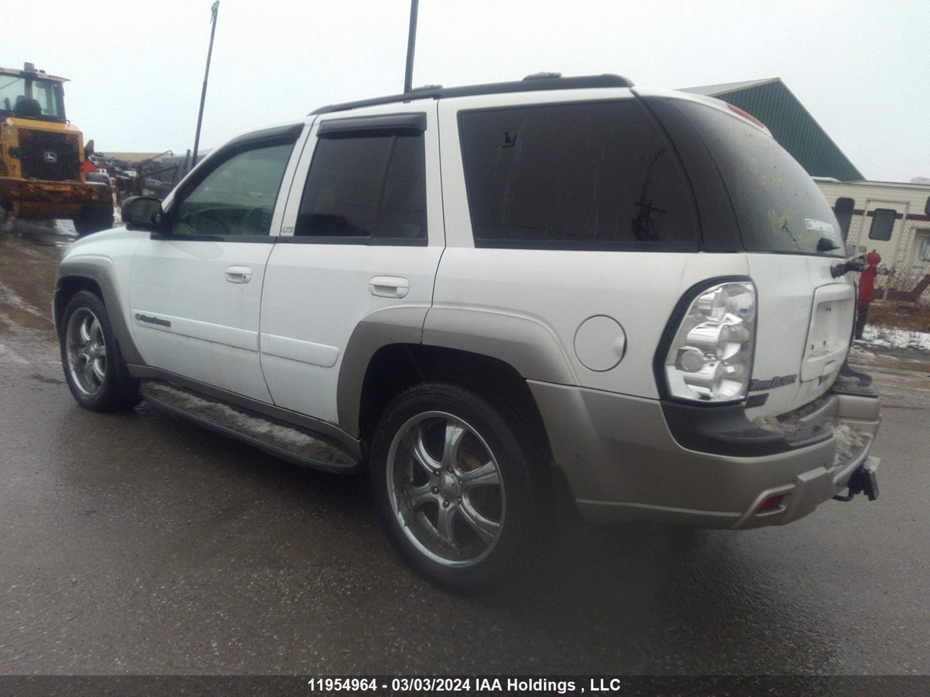 Photo 2 VIN: 1GNDT13S532132439 - CHEVROLET TRAILBLAZER 