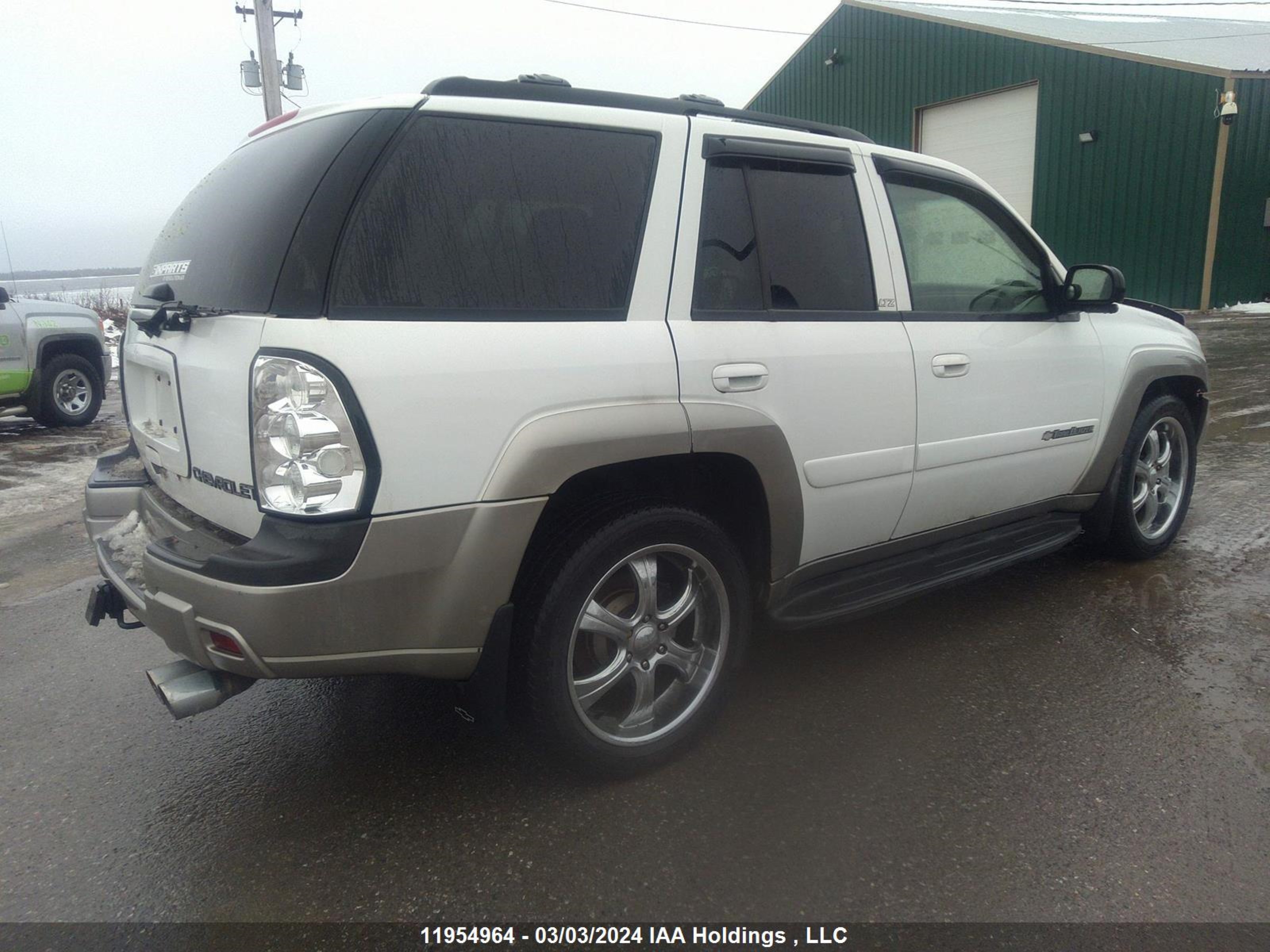 Photo 3 VIN: 1GNDT13S532132439 - CHEVROLET TRAILBLAZER 