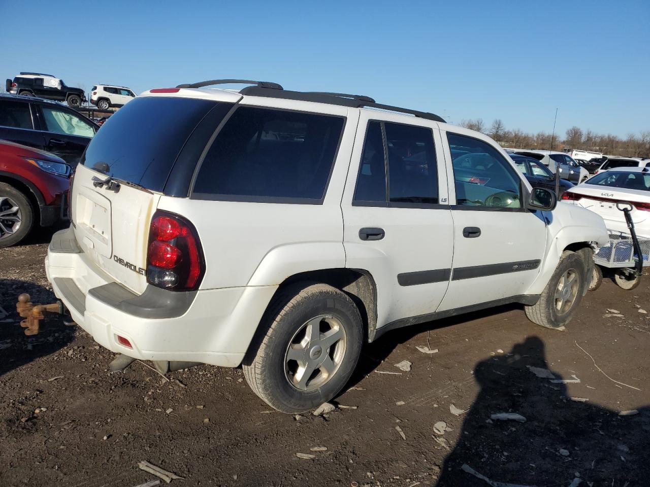 Photo 2 VIN: 1GNDT13S532274418 - CHEVROLET TRAILBLAZER 