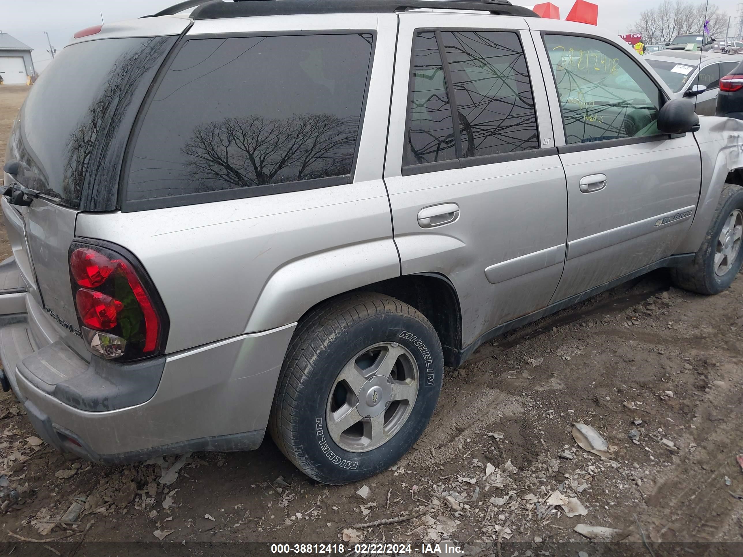 Photo 3 VIN: 1GNDT13S542176247 - CHEVROLET TRAILBLAZER 