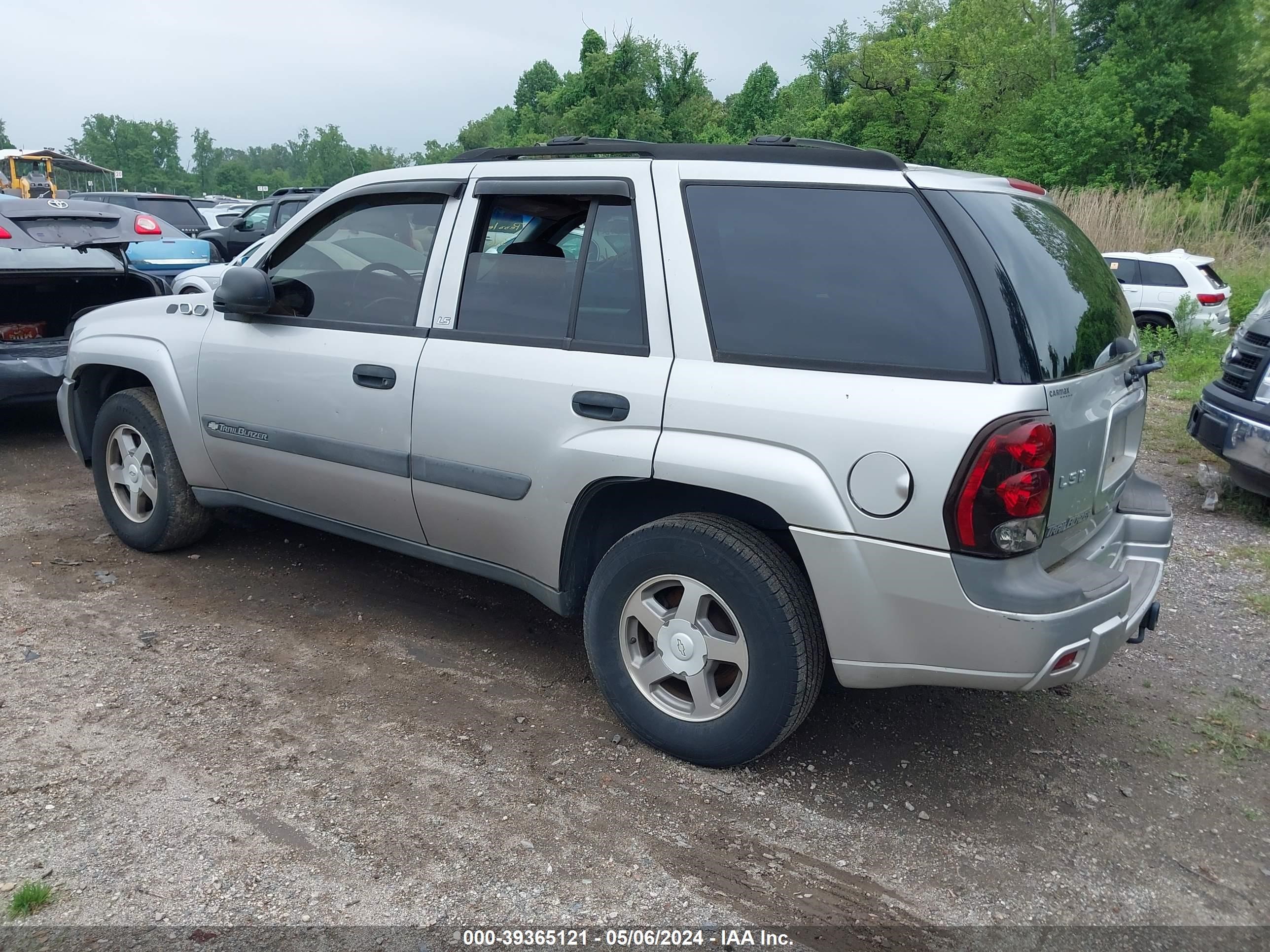 Photo 2 VIN: 1GNDT13S542178273 - CHEVROLET TRAILBLAZER 